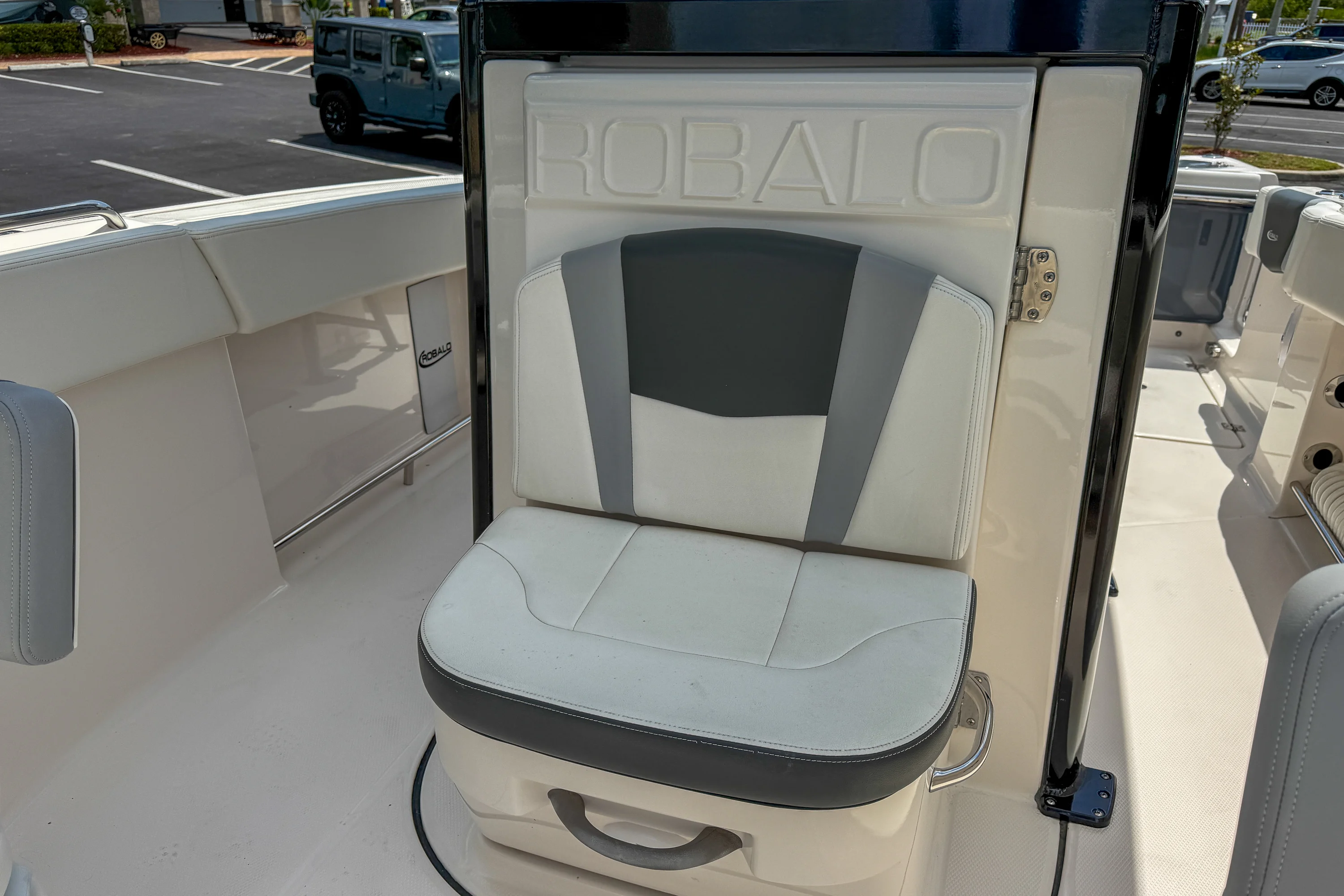 2023 Robalo R250 Image Thumbnail #10