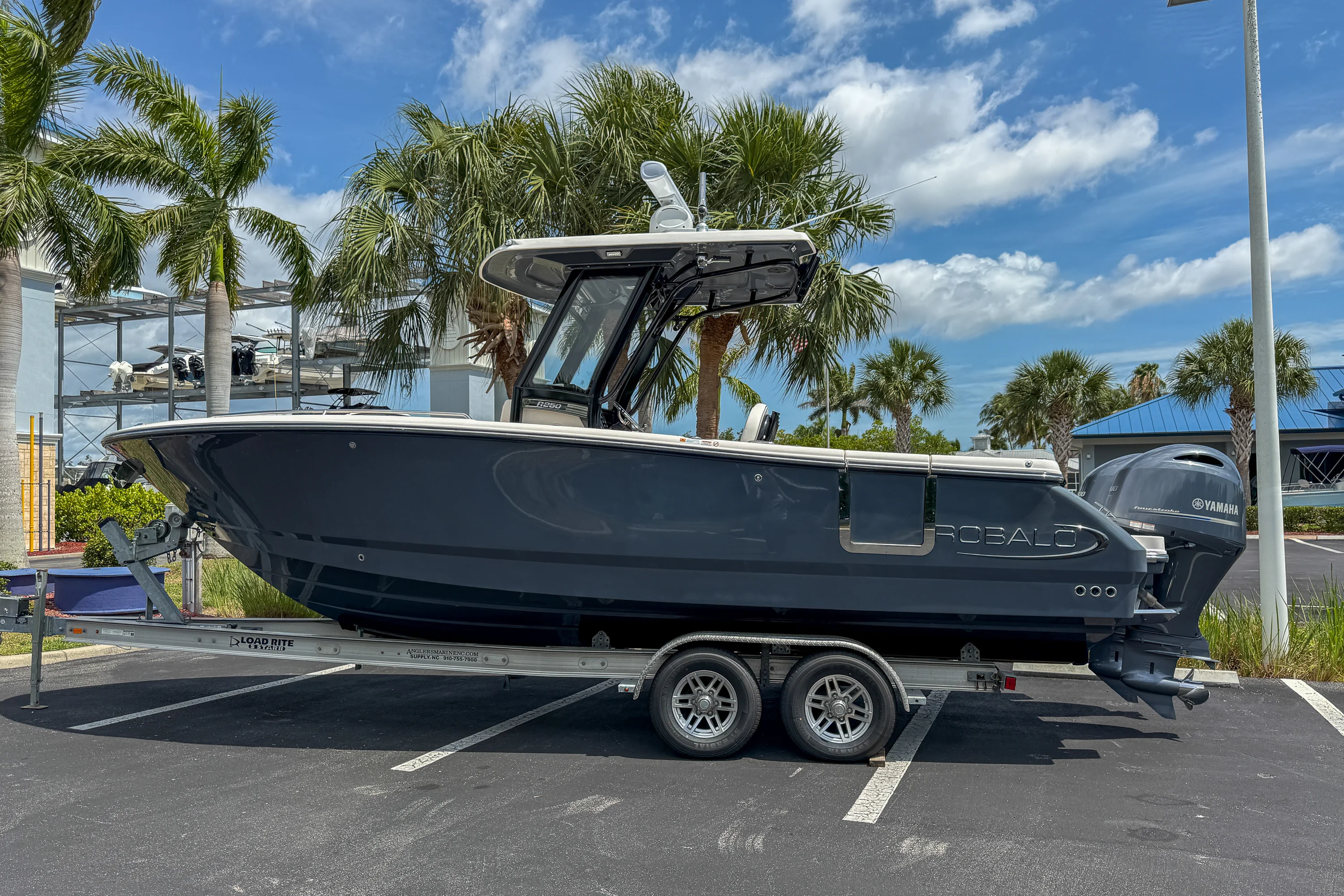 2023 Robalo R250 Image Thumbnail #3