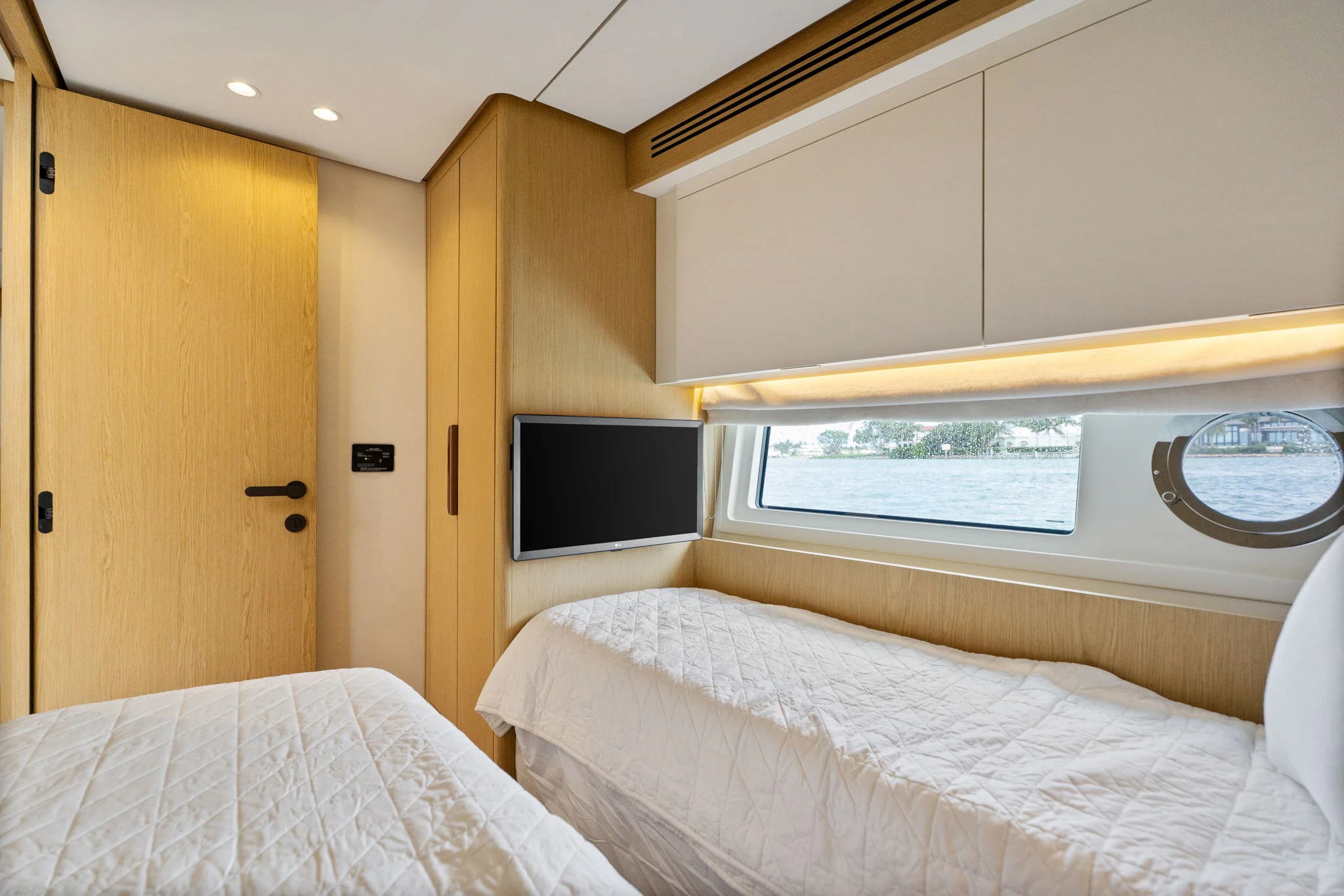 2026 Azimut FLY 62 Image Thumbnail #25