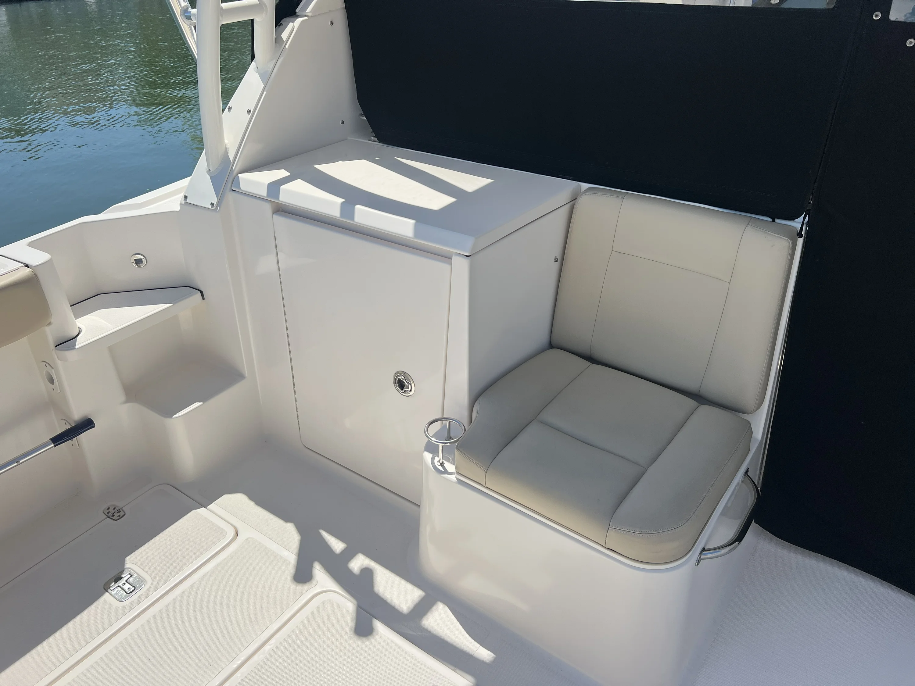 2015 Pursuit 325 OS OFFSHORE Image Thumbnail #9