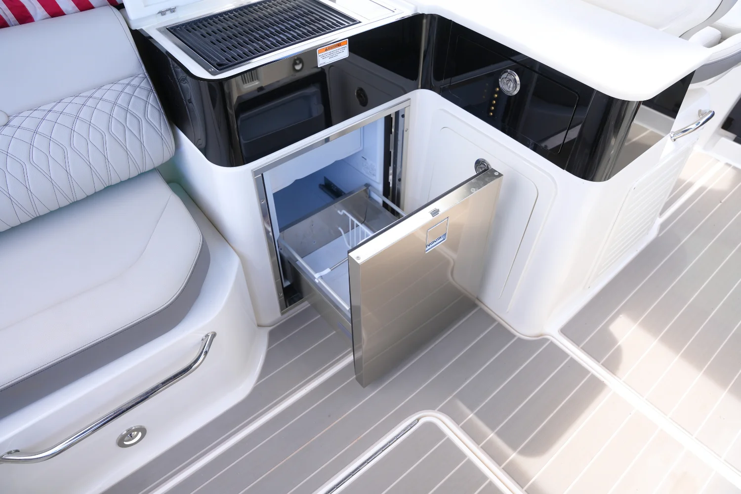 2024 Sea Ray 370 SUNDANCER Image Thumbnail #14
