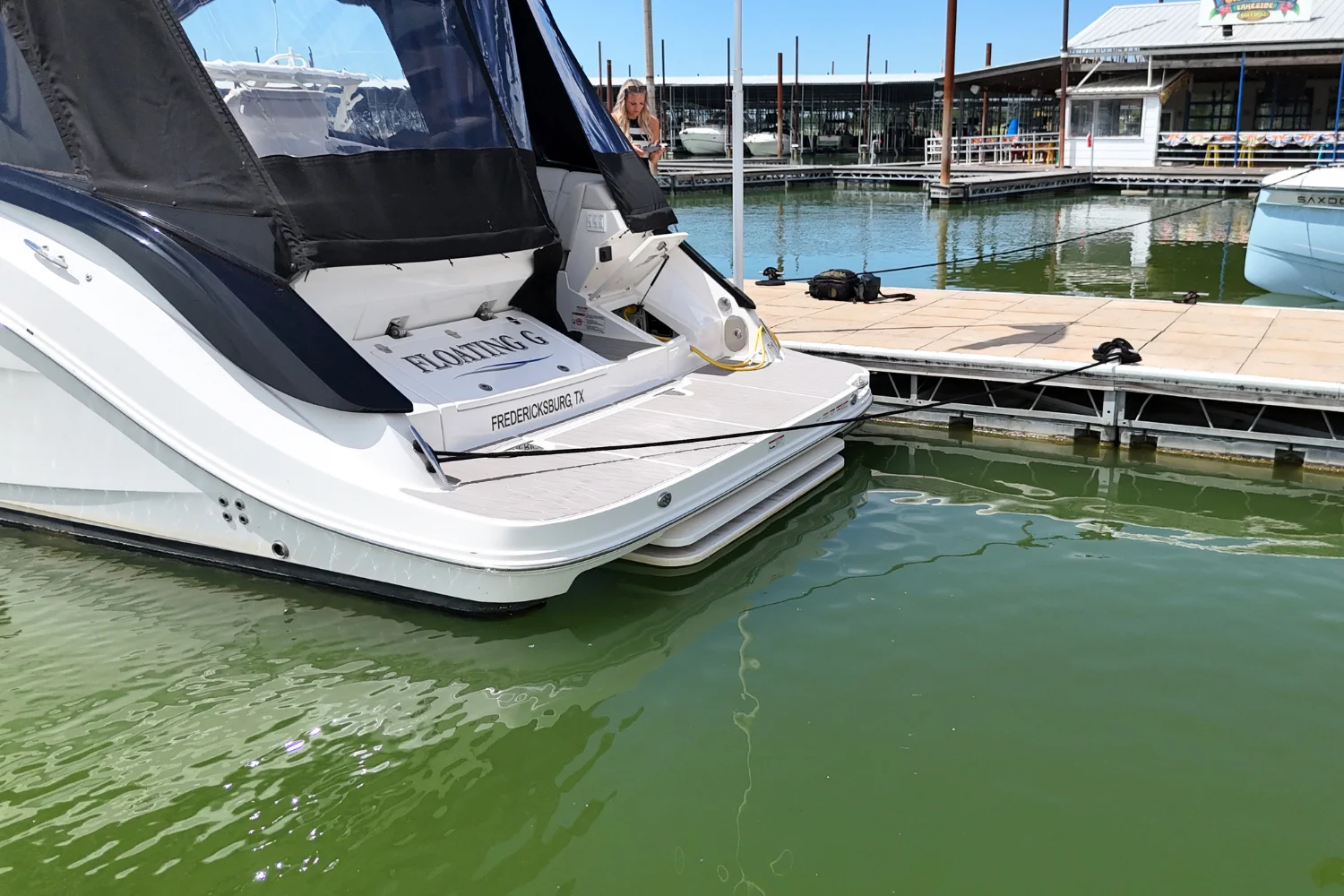 2024 Sea Ray 370 SUNDANCER Image Thumbnail #5
