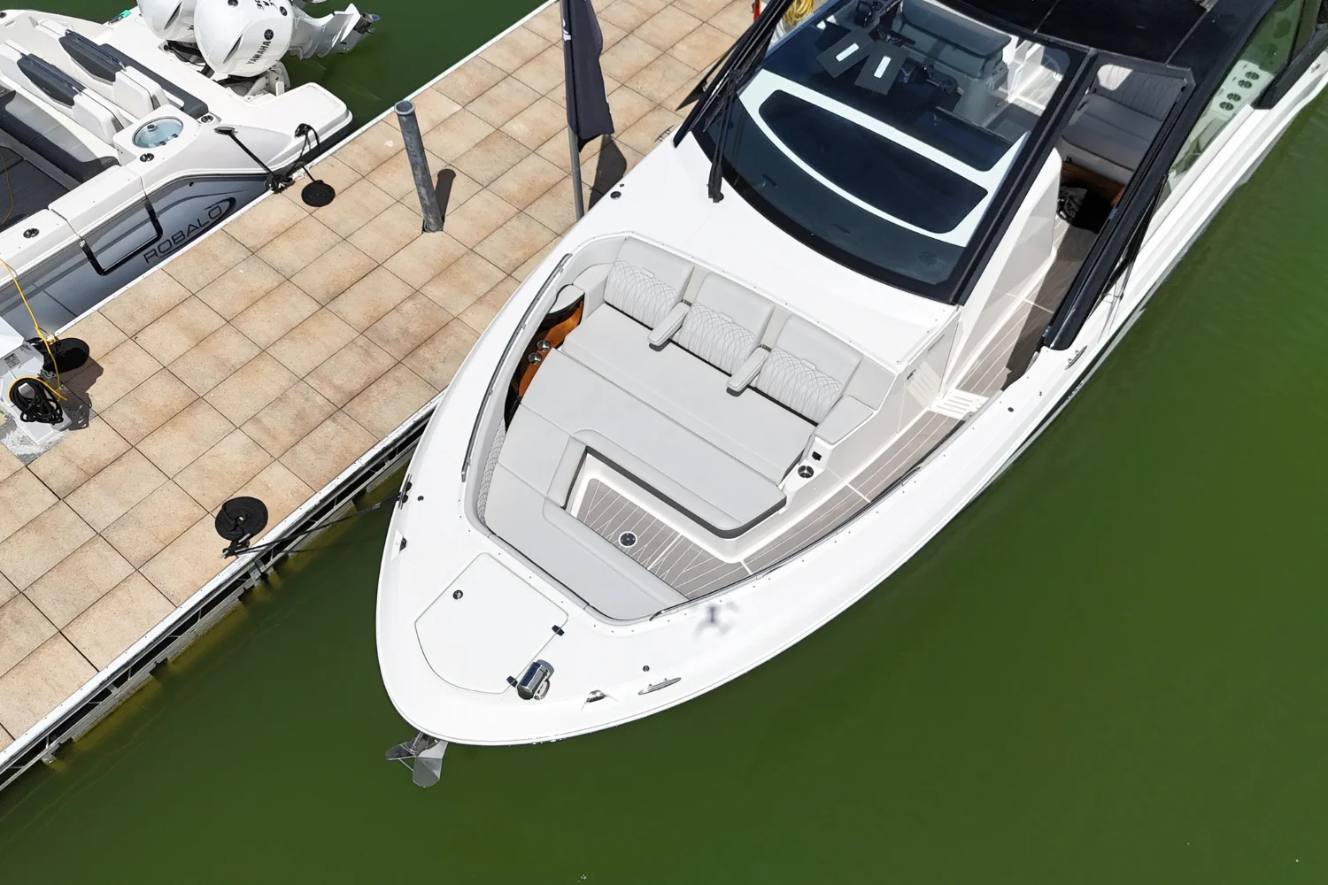 2024 Sea Ray 370 SUNDANCER Image Thumbnail #6