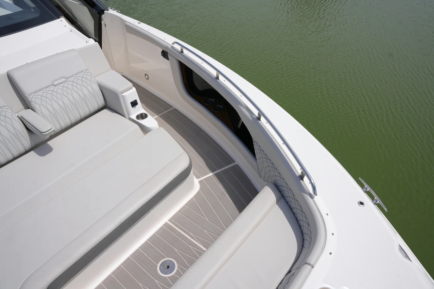2024 Sea Ray 370 SUNDANCER Image Thumbnail #31