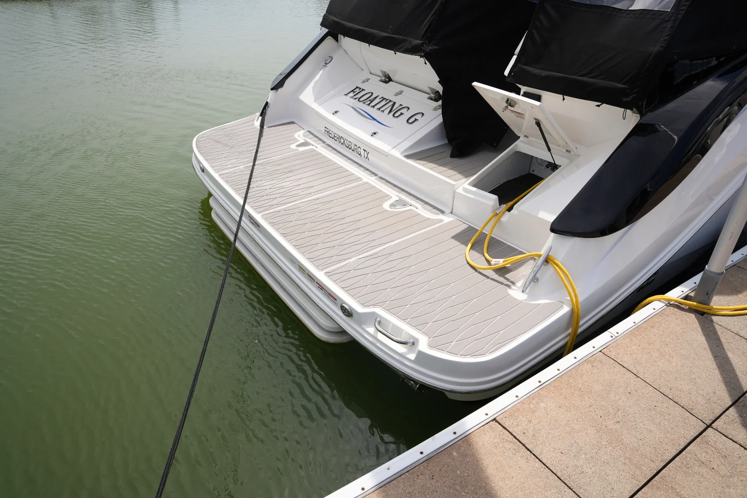 2024 Sea Ray 370 SUNDANCER Image Thumbnail #8