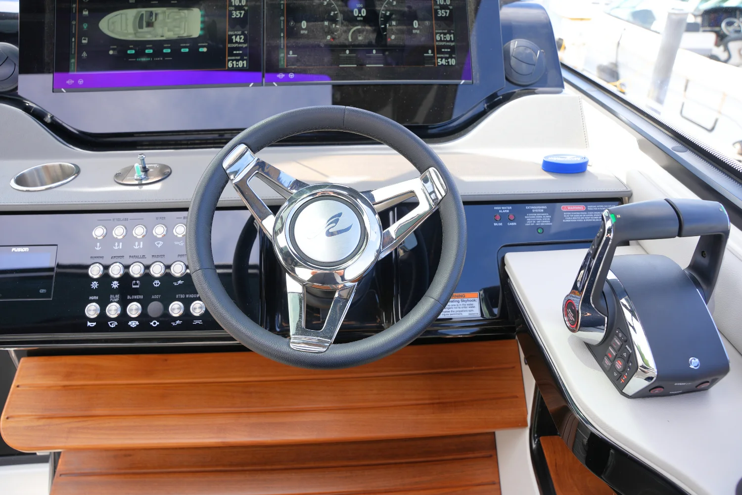 2024 Sea Ray 370 SUNDANCER Image Thumbnail #25