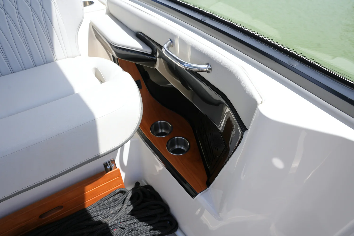 2024 Sea Ray 370 SUNDANCER Image Thumbnail #20