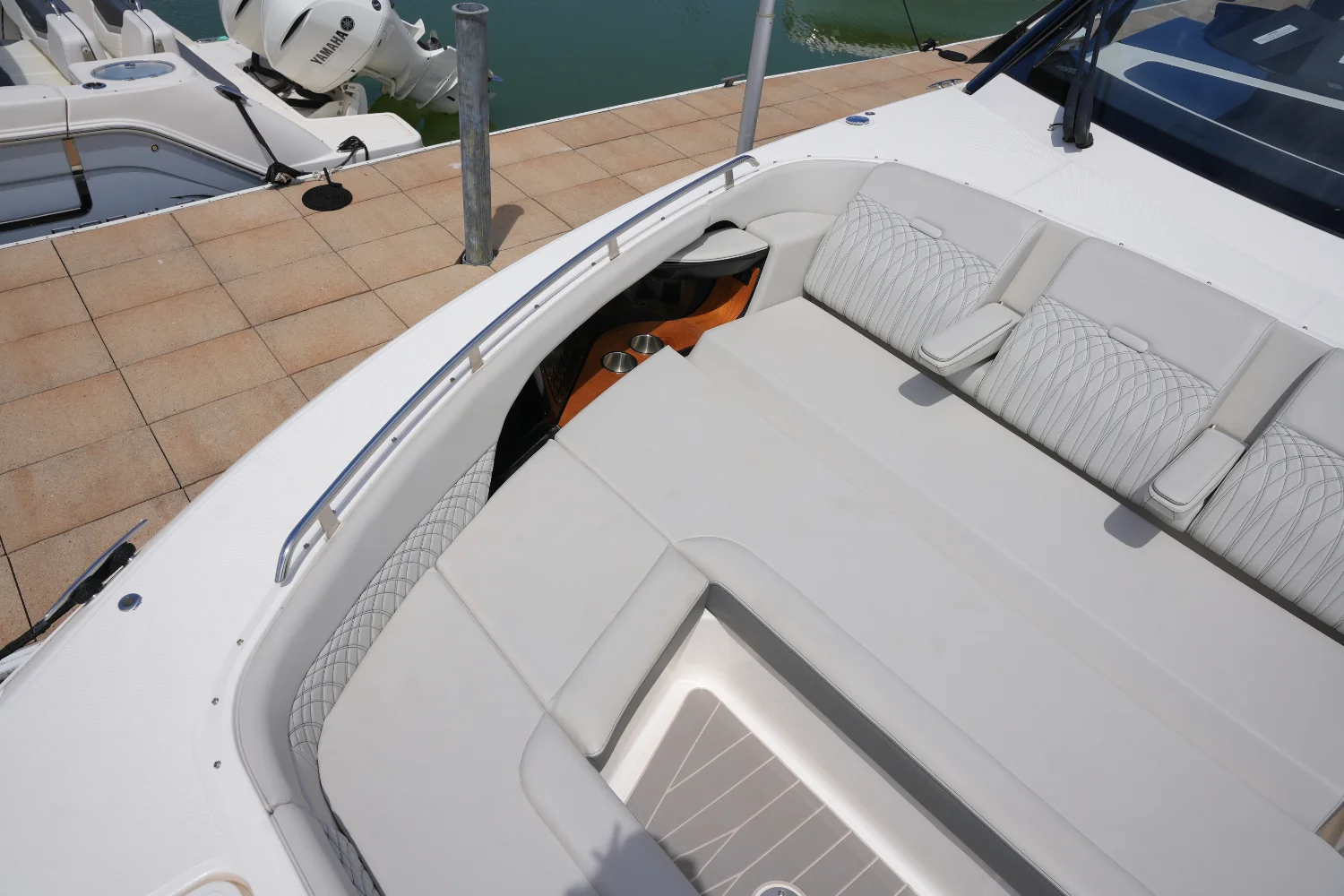 2024 Sea Ray 370 SUNDANCER Image Thumbnail #30