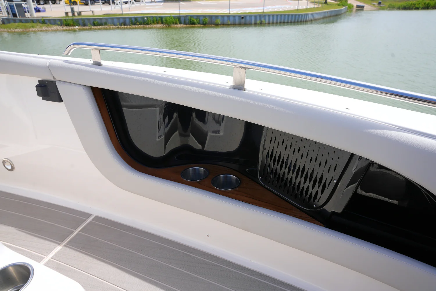 2024 Sea Ray 370 SUNDANCER Image Thumbnail #32