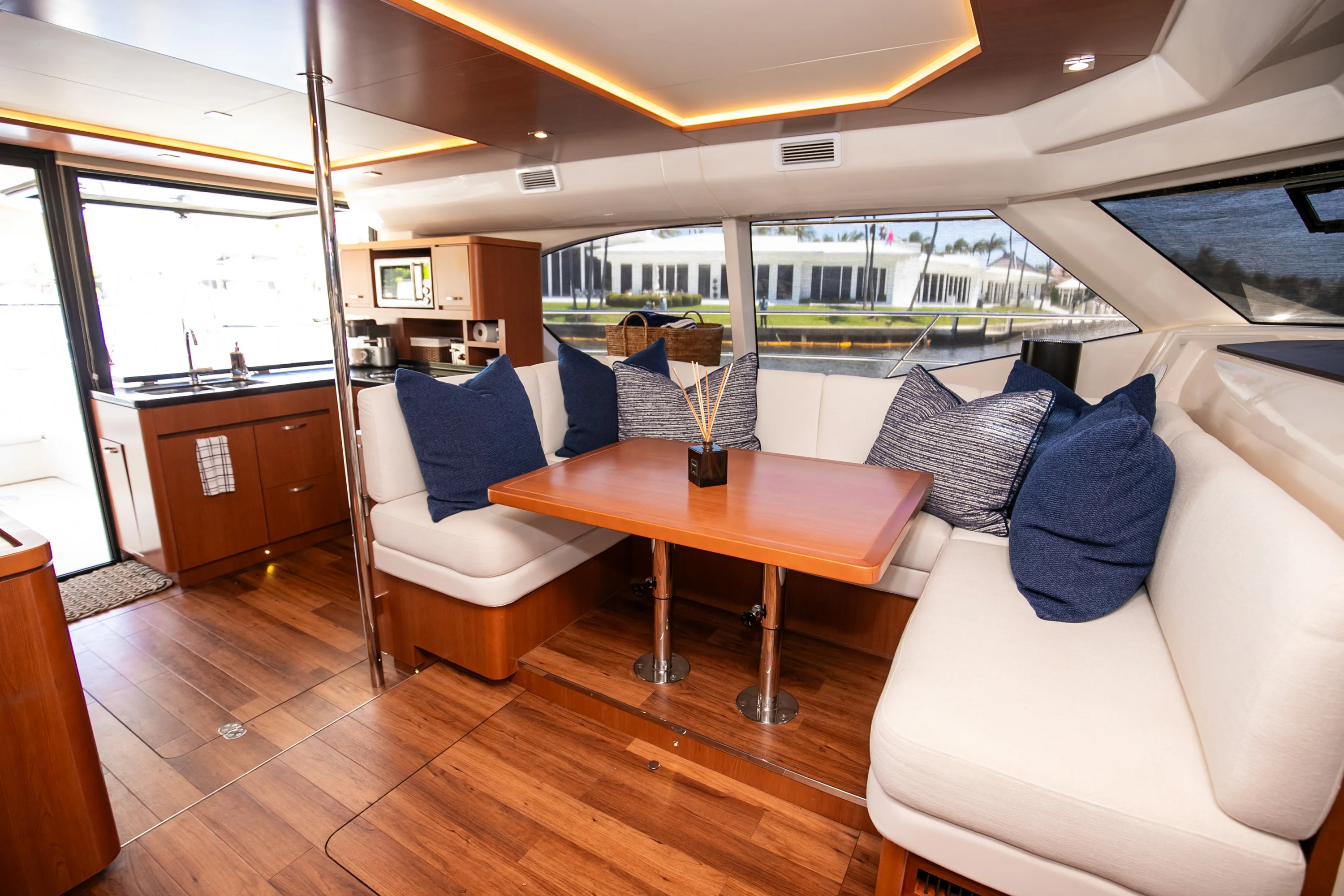 2017 Aquila 44 Image Thumbnail #97