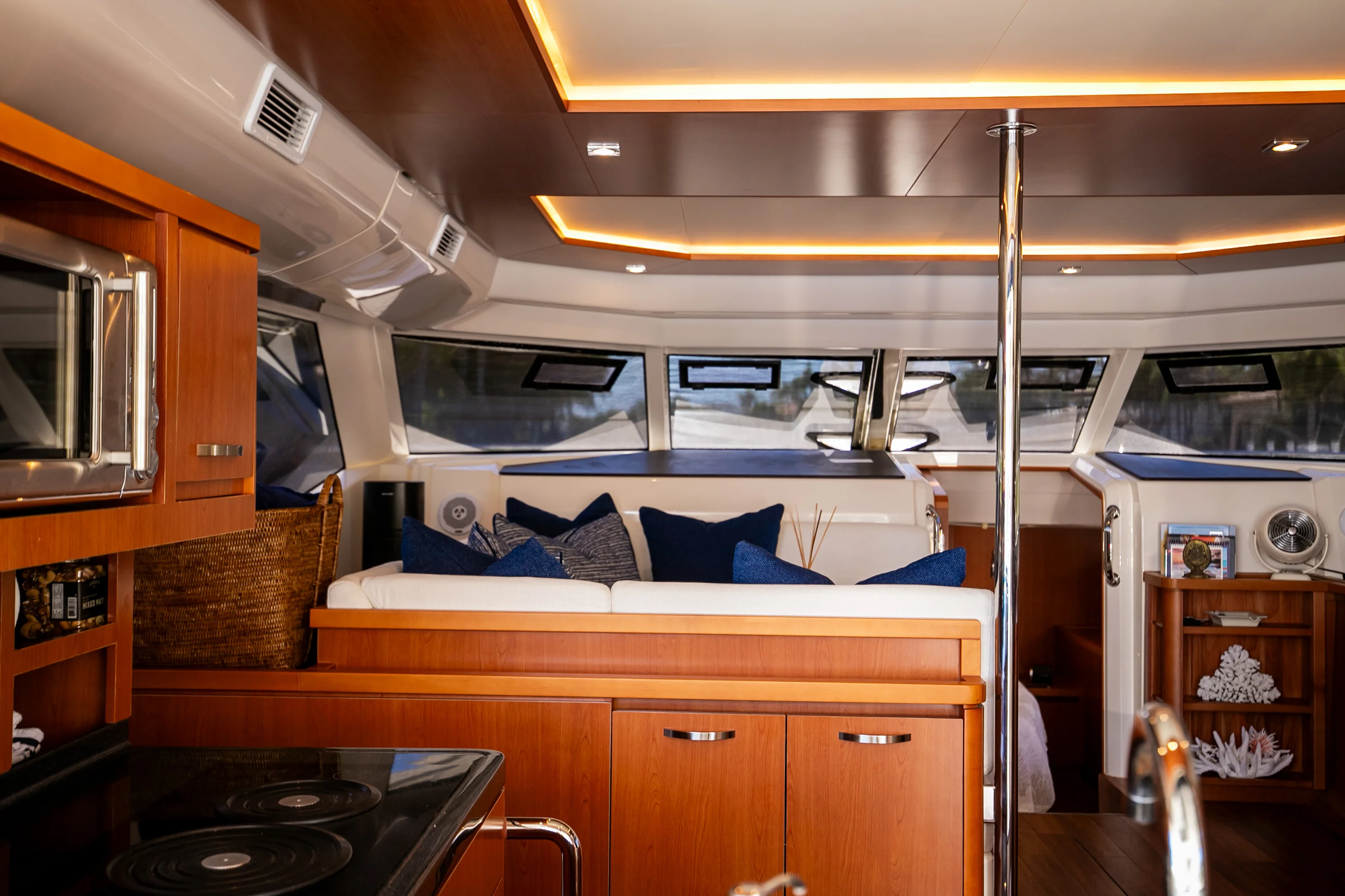 2017 Aquila 44 Image Thumbnail #96
