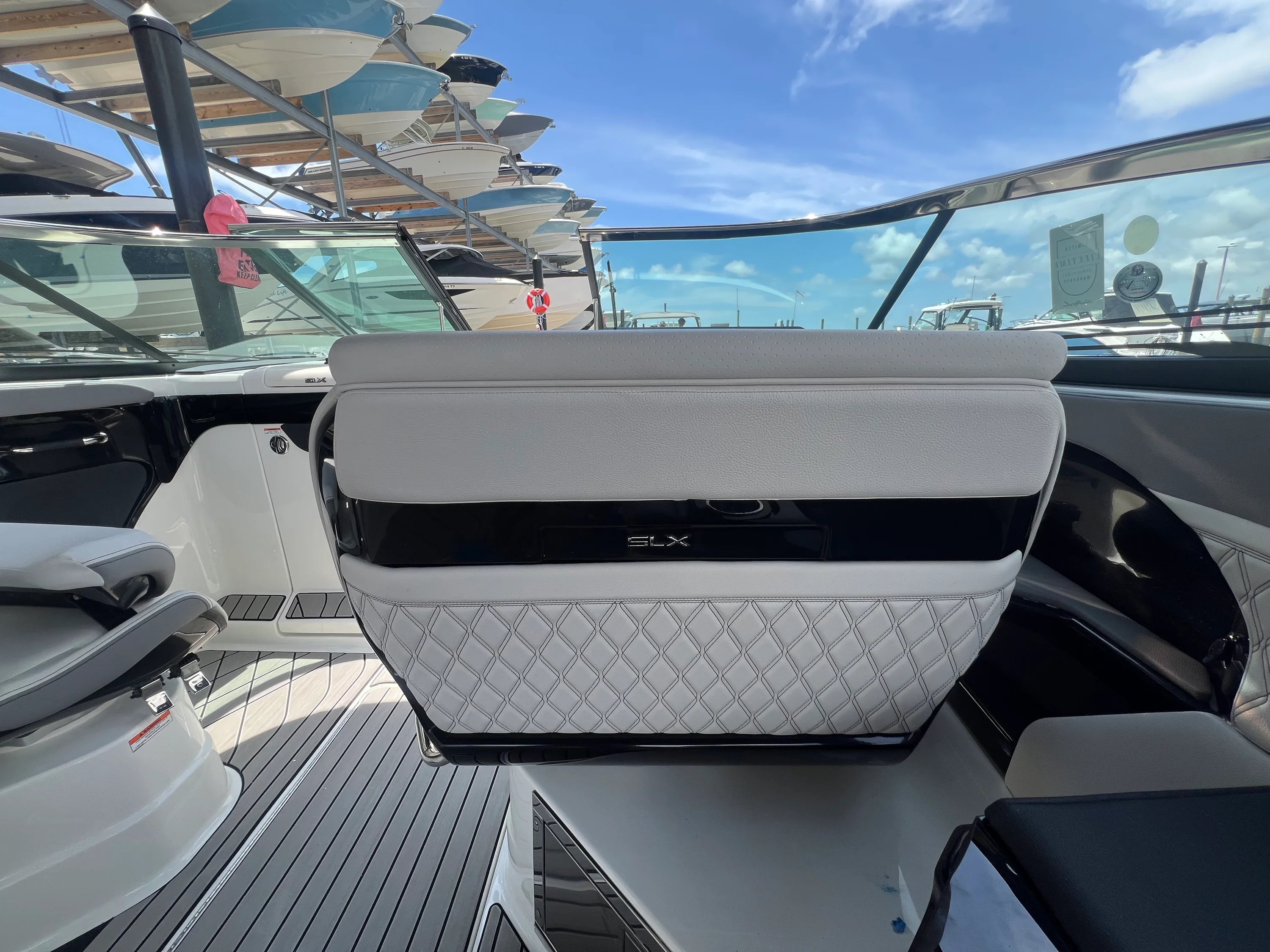2026 Sea Ray SLX 280 Outboard Image Thumbnail #38