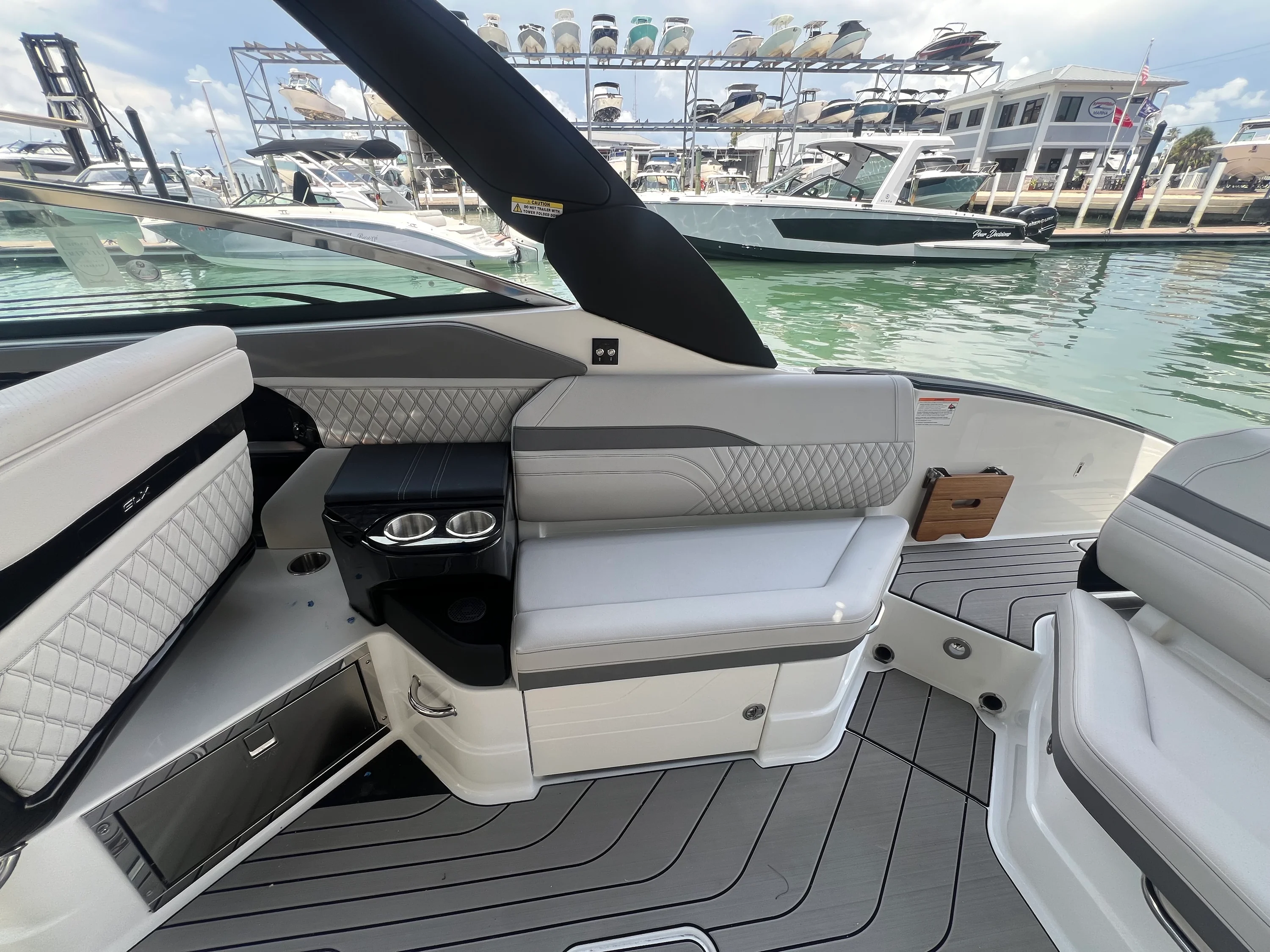 2026 Sea Ray SLX 280 Outboard Image Thumbnail #32