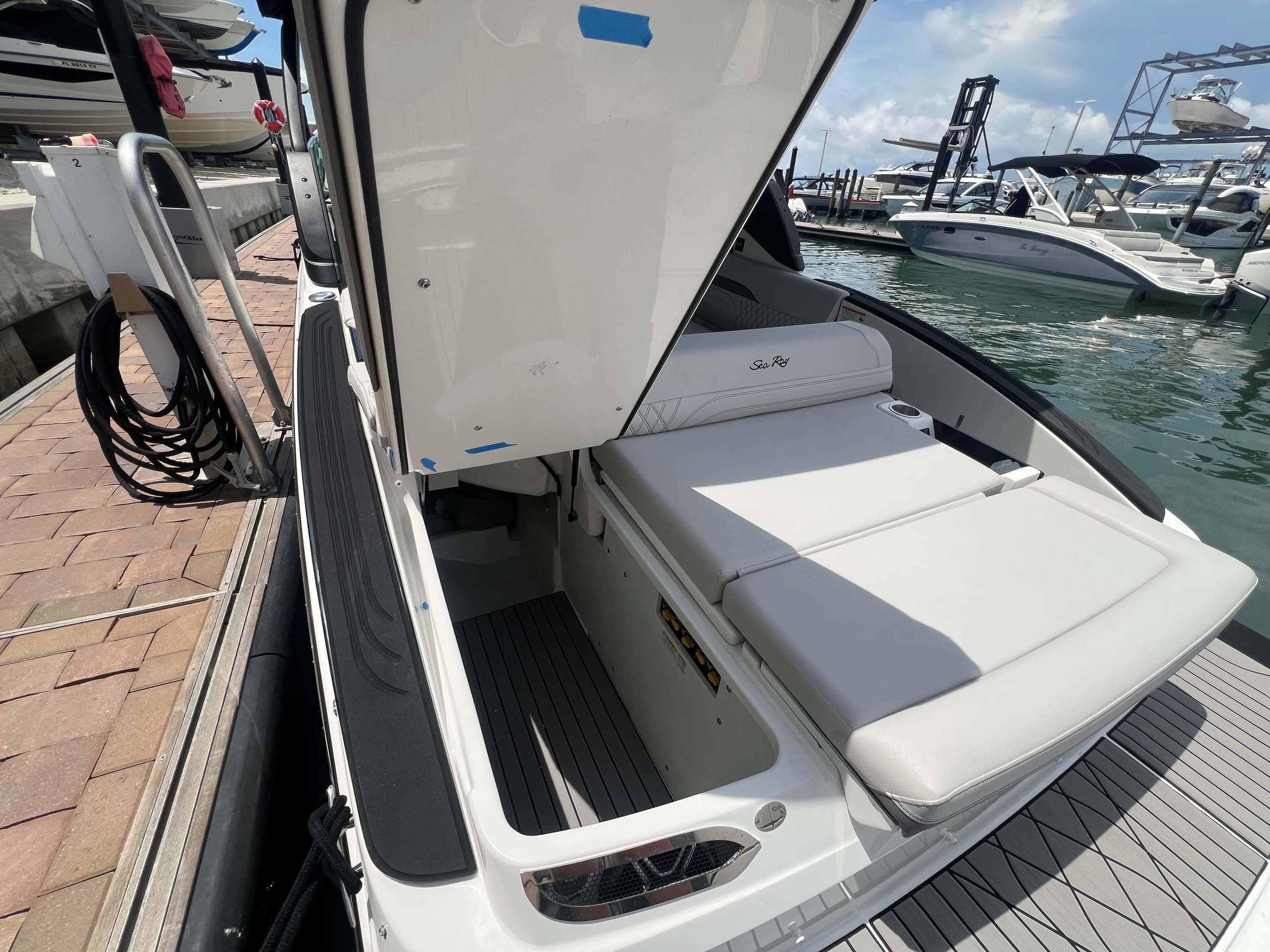 2026 Sea Ray SLX 280 Outboard Image Thumbnail #66