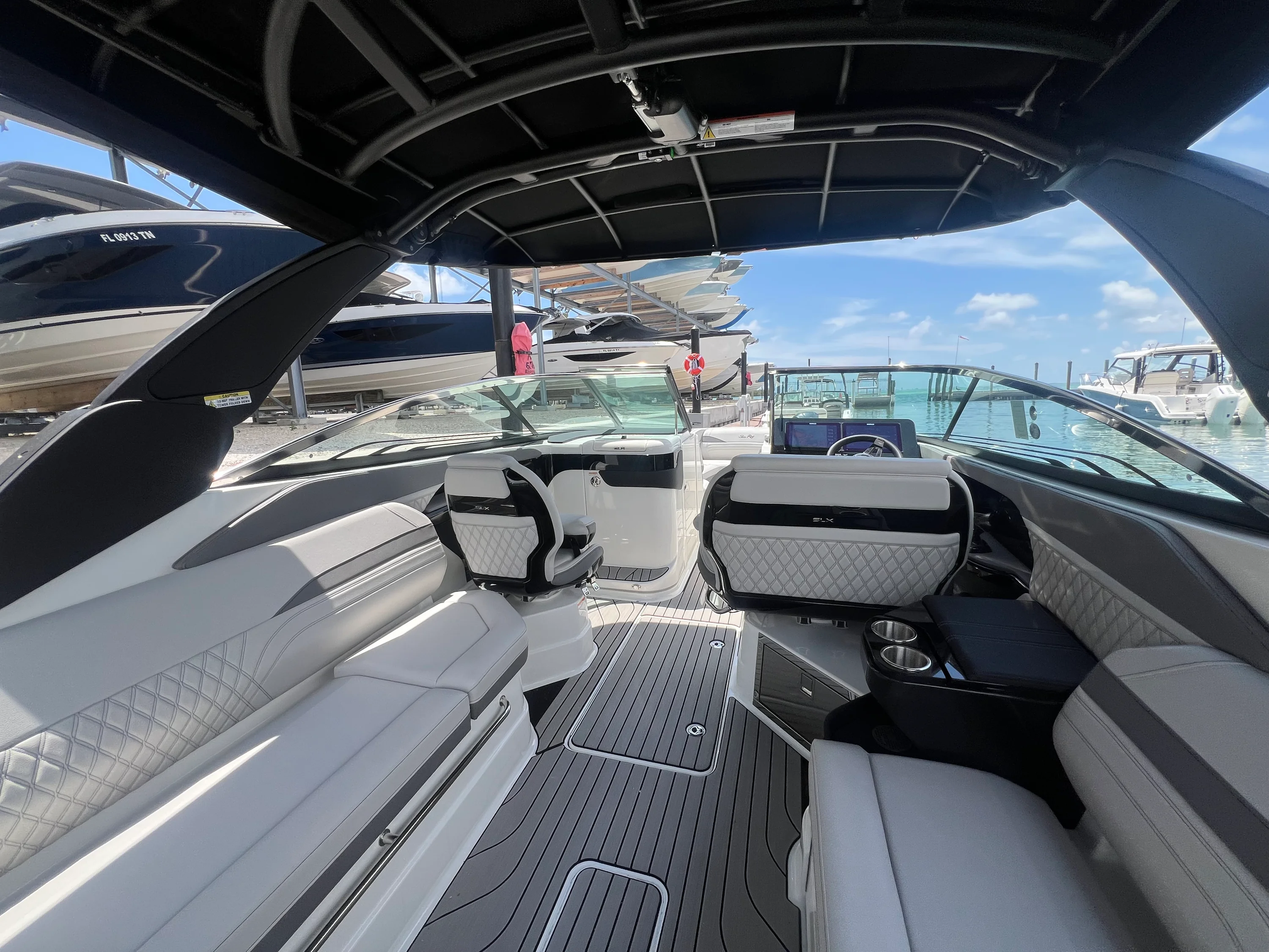 2026 Sea Ray SLX 280 Outboard Image Thumbnail #28