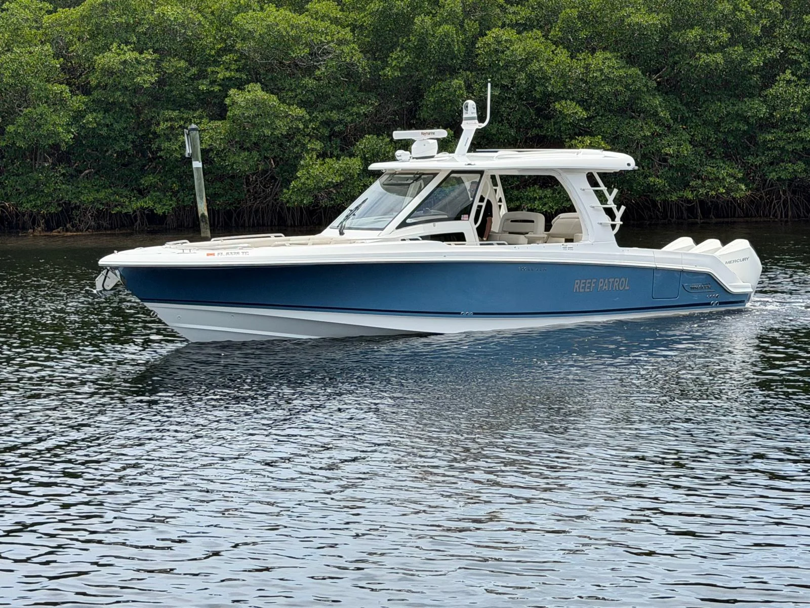 2022 Boston Whaler 350 REALM Image Thumbnail #7