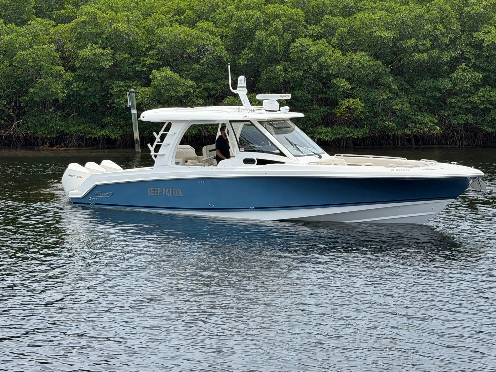 2022 Boston Whaler 350 REALM Image Thumbnail #1