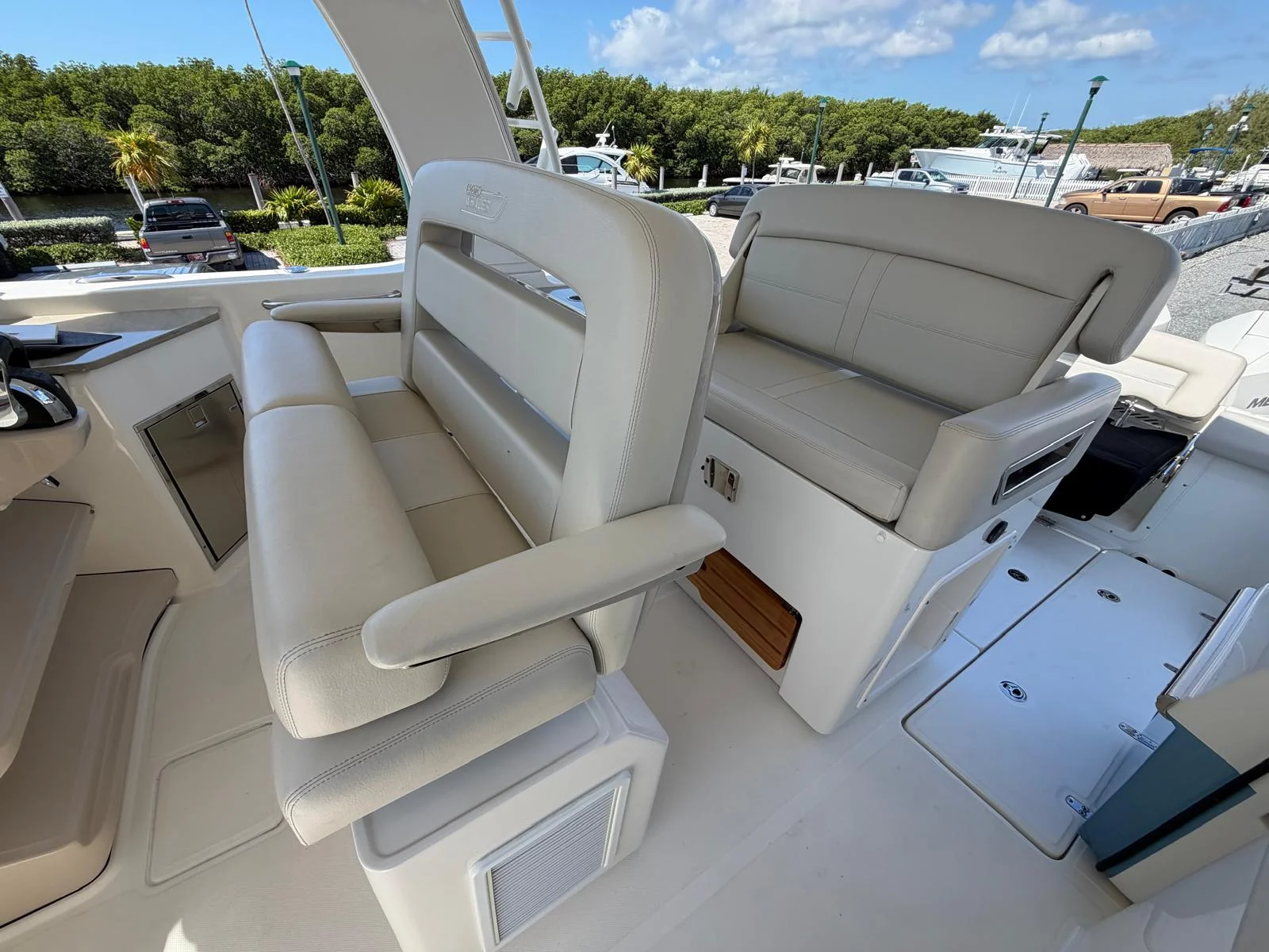 2022 Boston Whaler 350 REALM Image Thumbnail #42