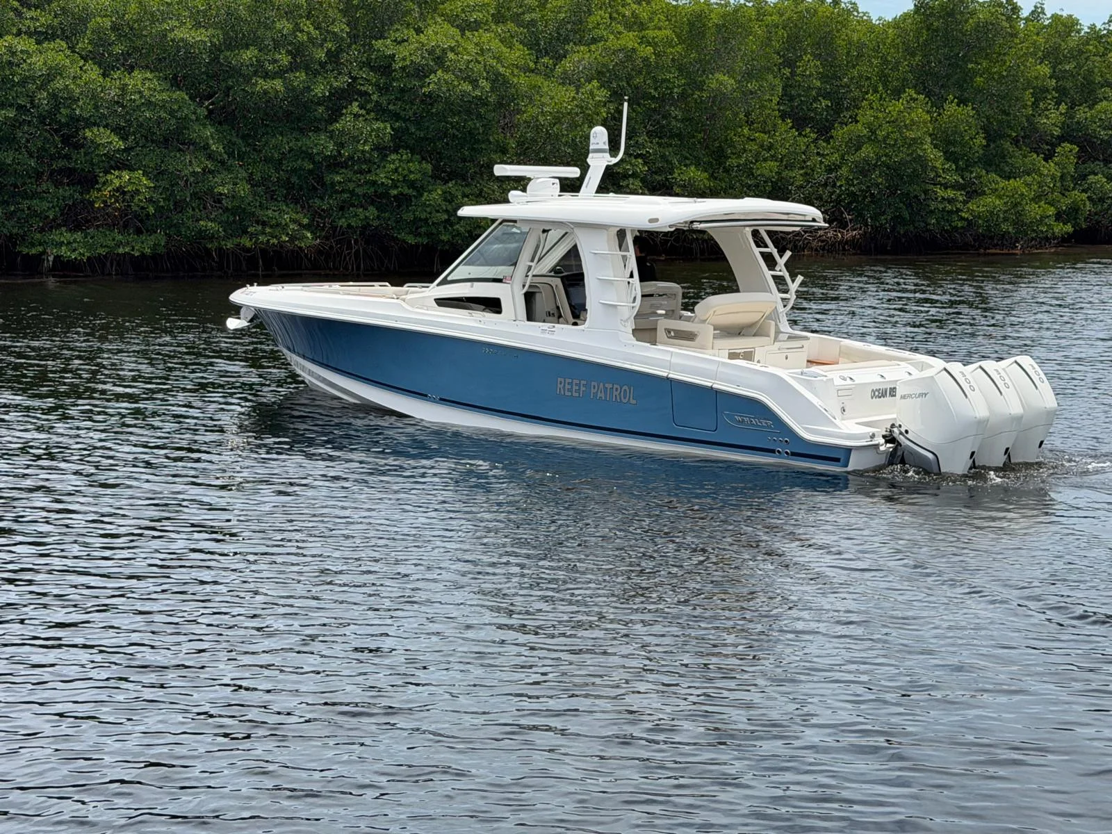 2022 Boston Whaler 350 REALM Image Thumbnail #14