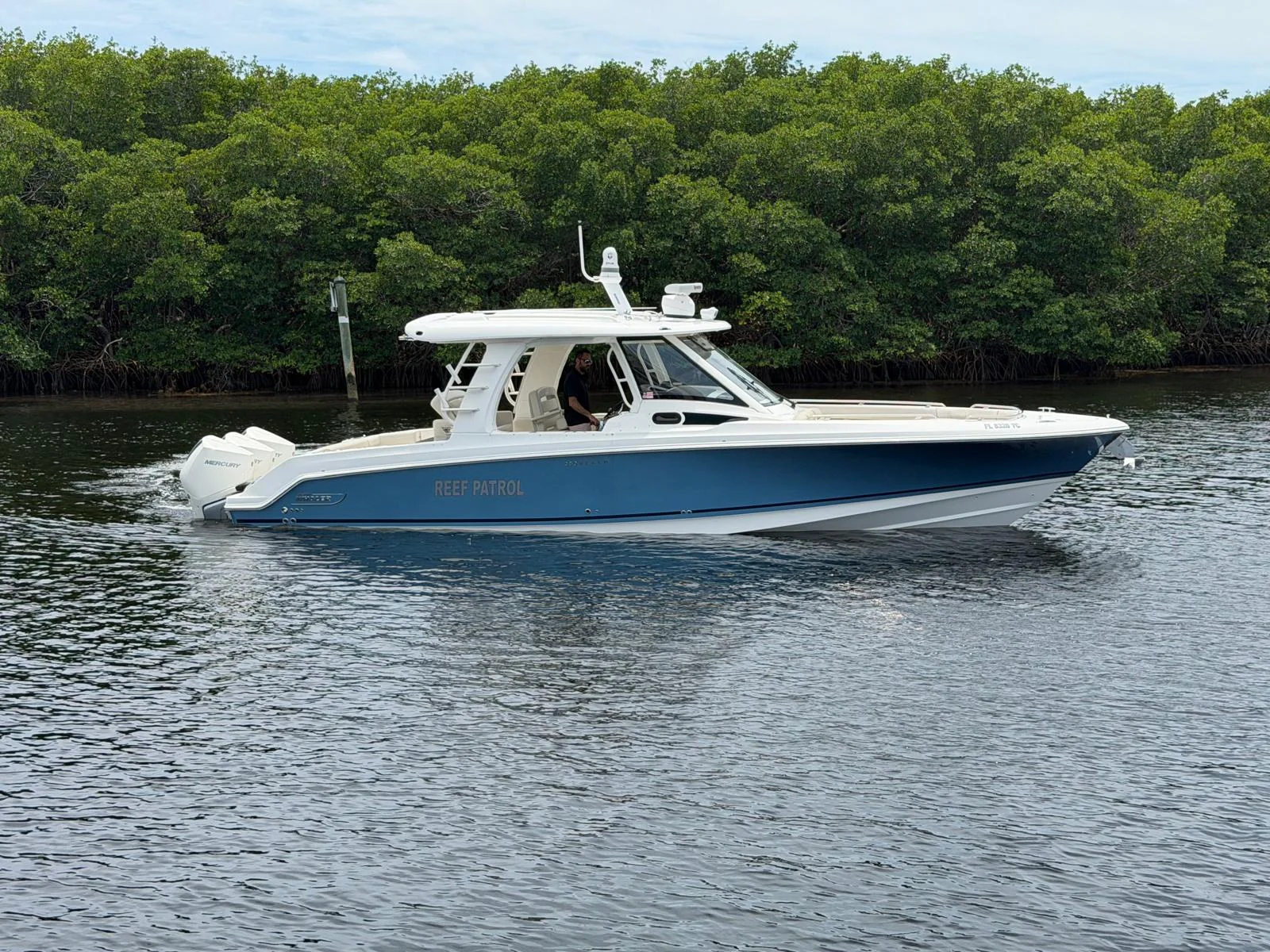 2022 Boston Whaler 350 REALM Image Thumbnail #0