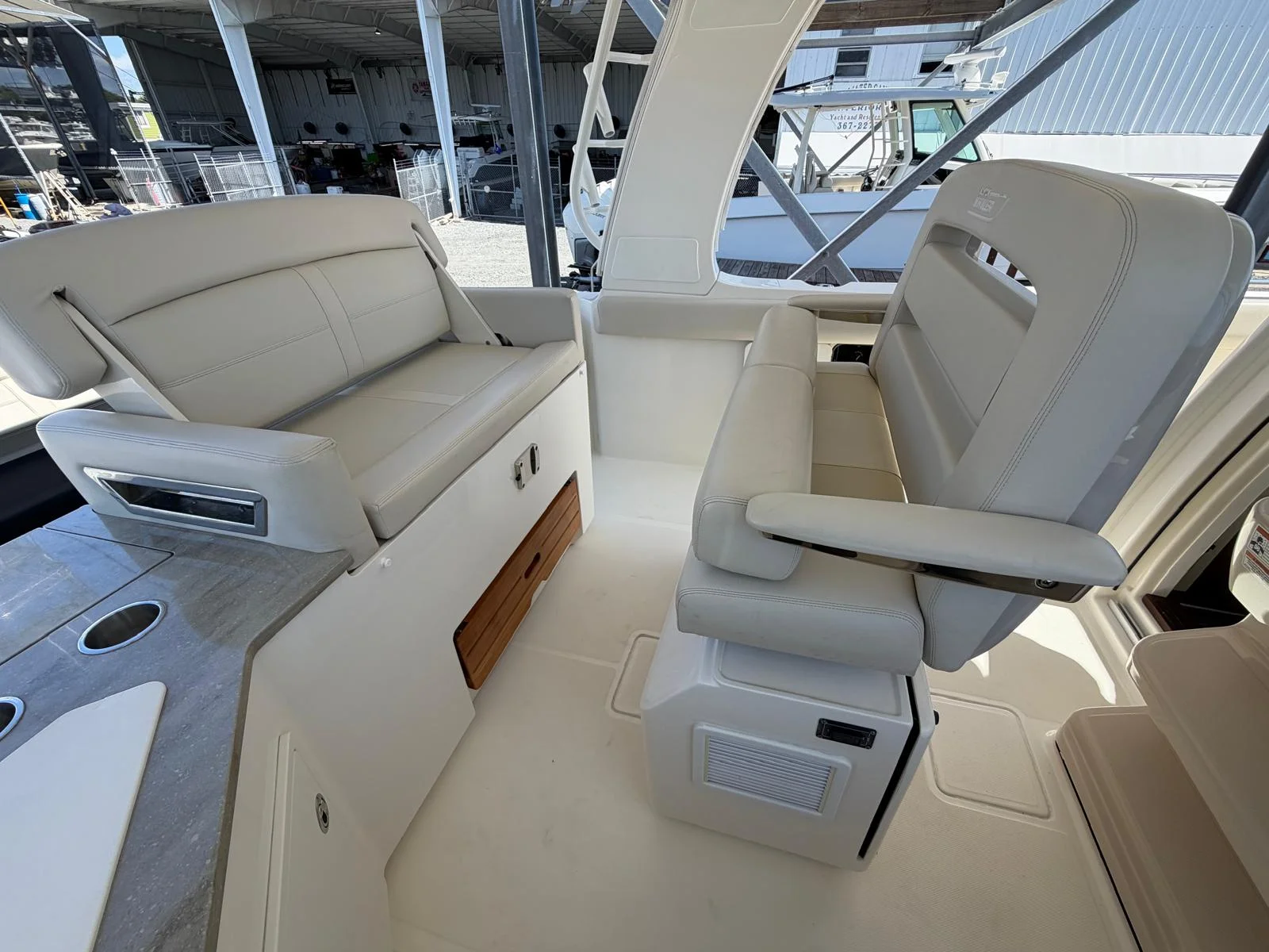 2022 Boston Whaler 350 REALM Image Thumbnail #45