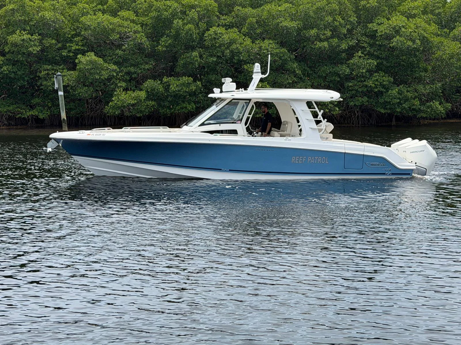 2022 Boston Whaler 350 REALM Image Thumbnail #8