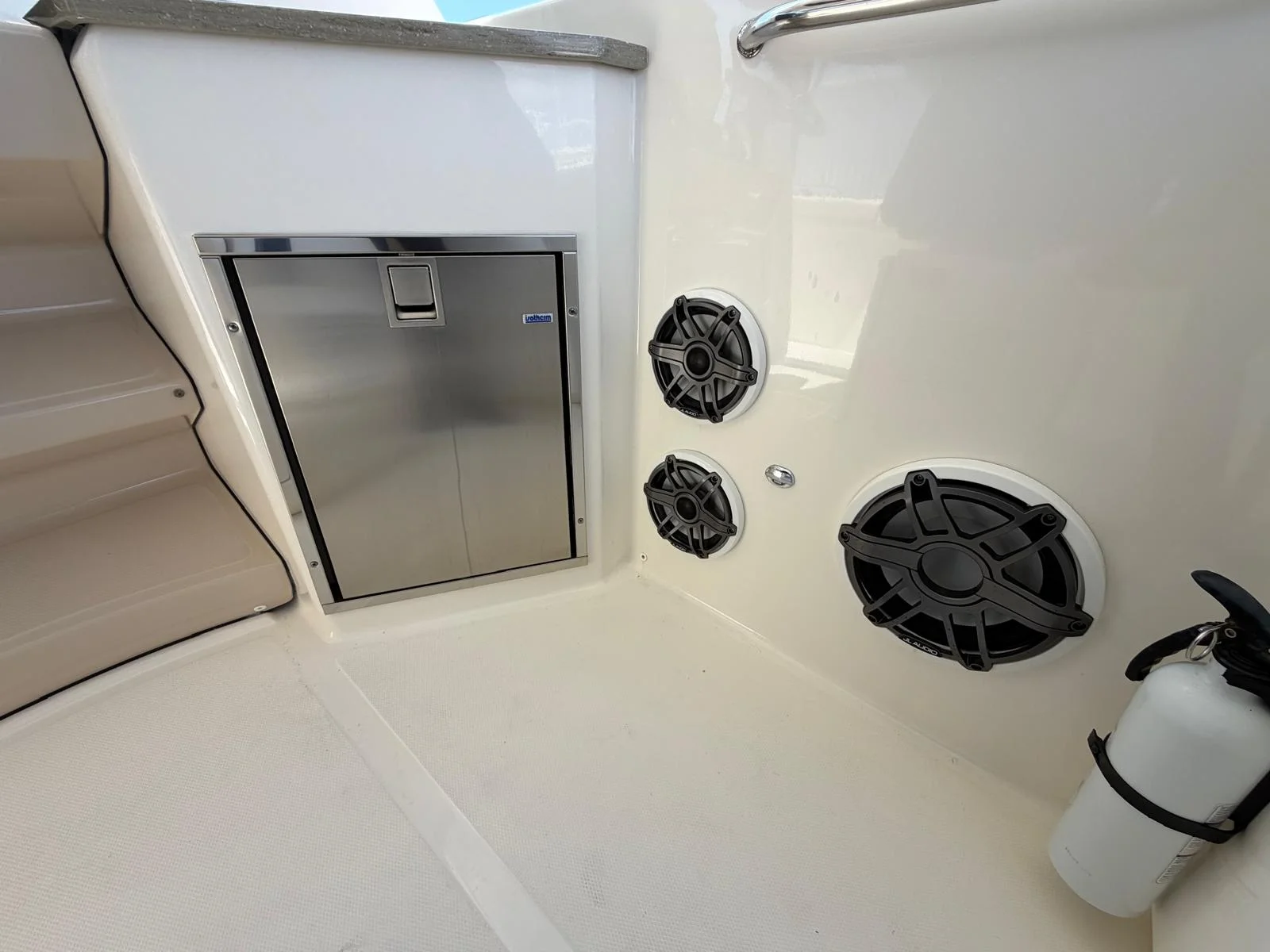 2022 Boston Whaler 350 REALM Image Thumbnail #43