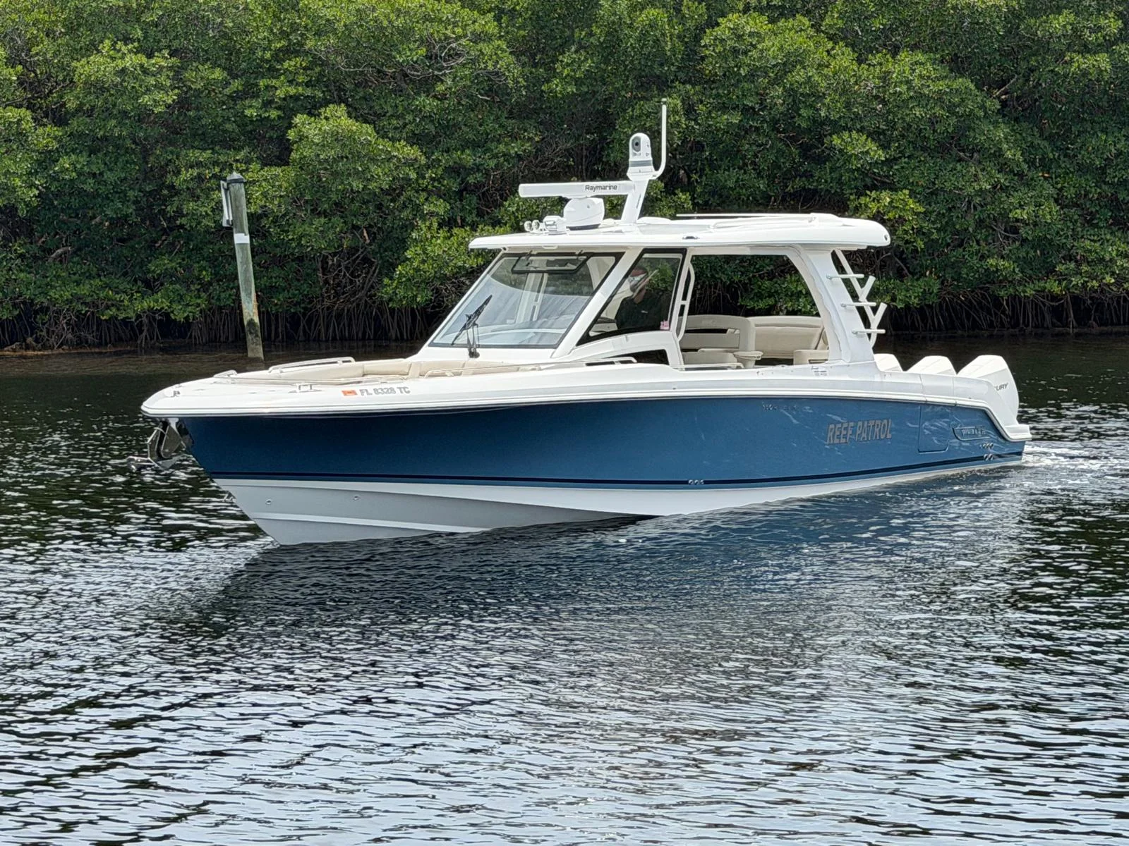 2022 Boston Whaler 350 REALM Image Thumbnail #6