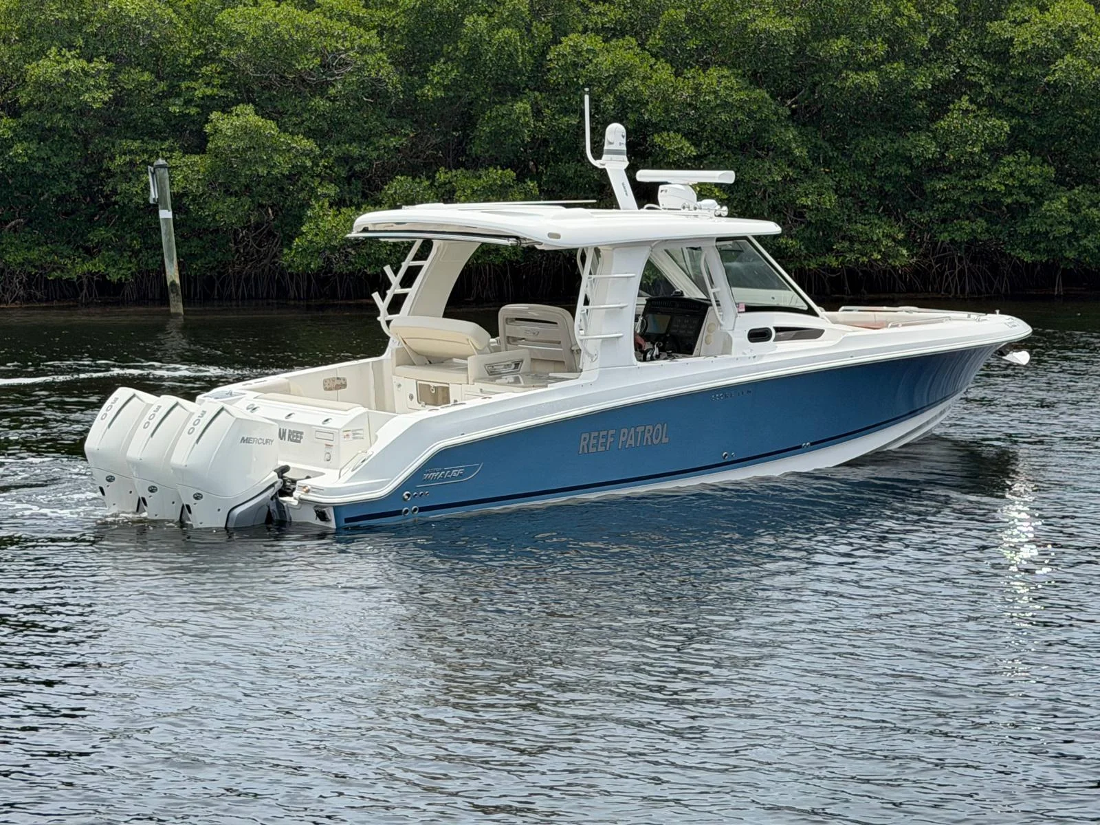 2022 Boston Whaler 350 REALM Image Thumbnail #18
