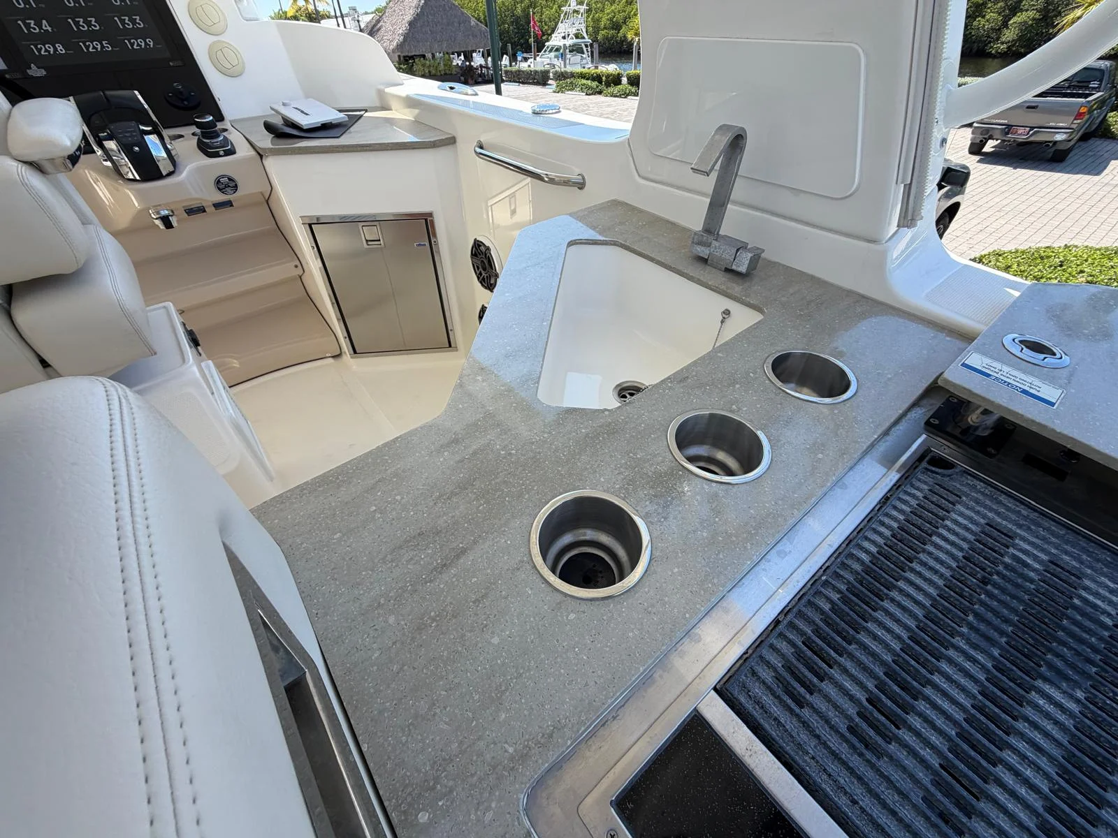 2022 Boston Whaler 350 REALM Image Thumbnail #49