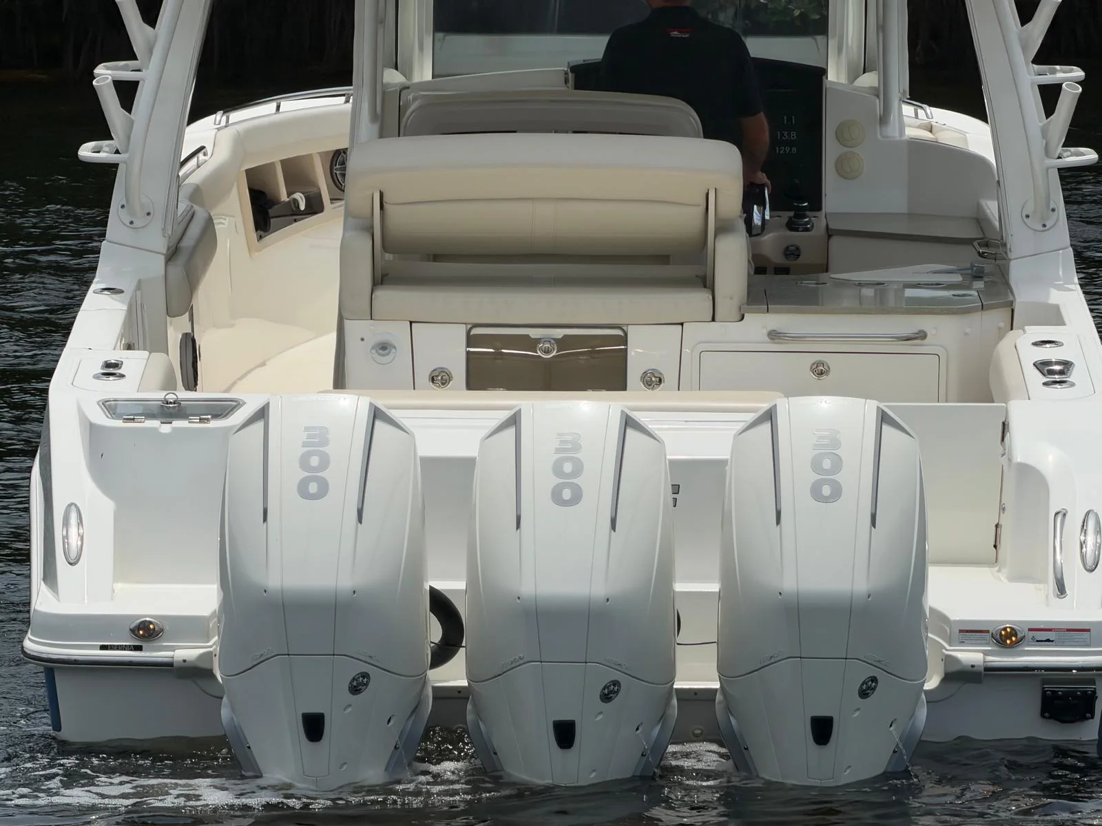 2022 Boston Whaler 350 REALM Image Thumbnail #16