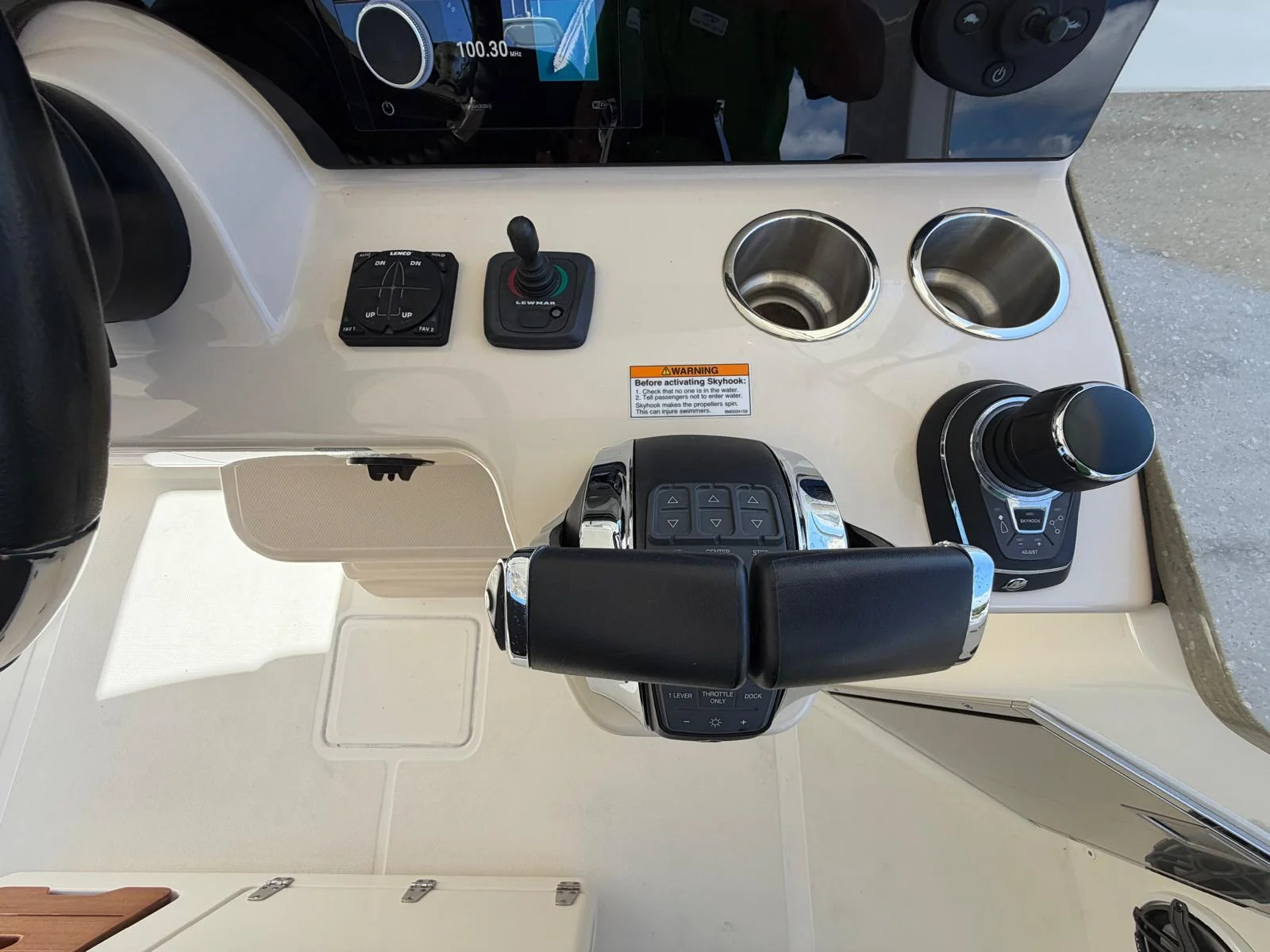 2022 Boston Whaler 350 REALM Image Thumbnail #39