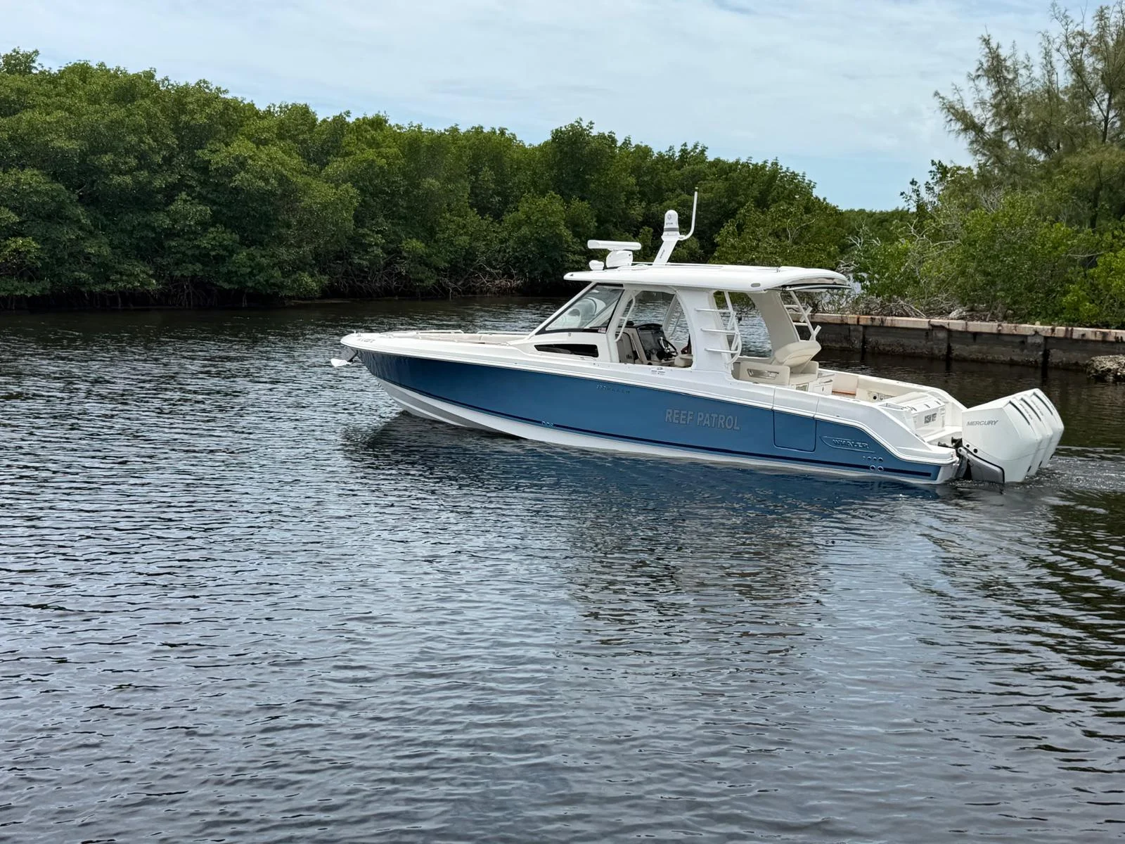 2022 Boston Whaler 350 REALM Image Thumbnail #13