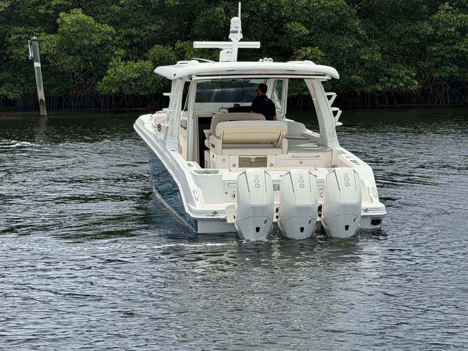 2022 Boston Whaler 350 REALM Image Thumbnail #15