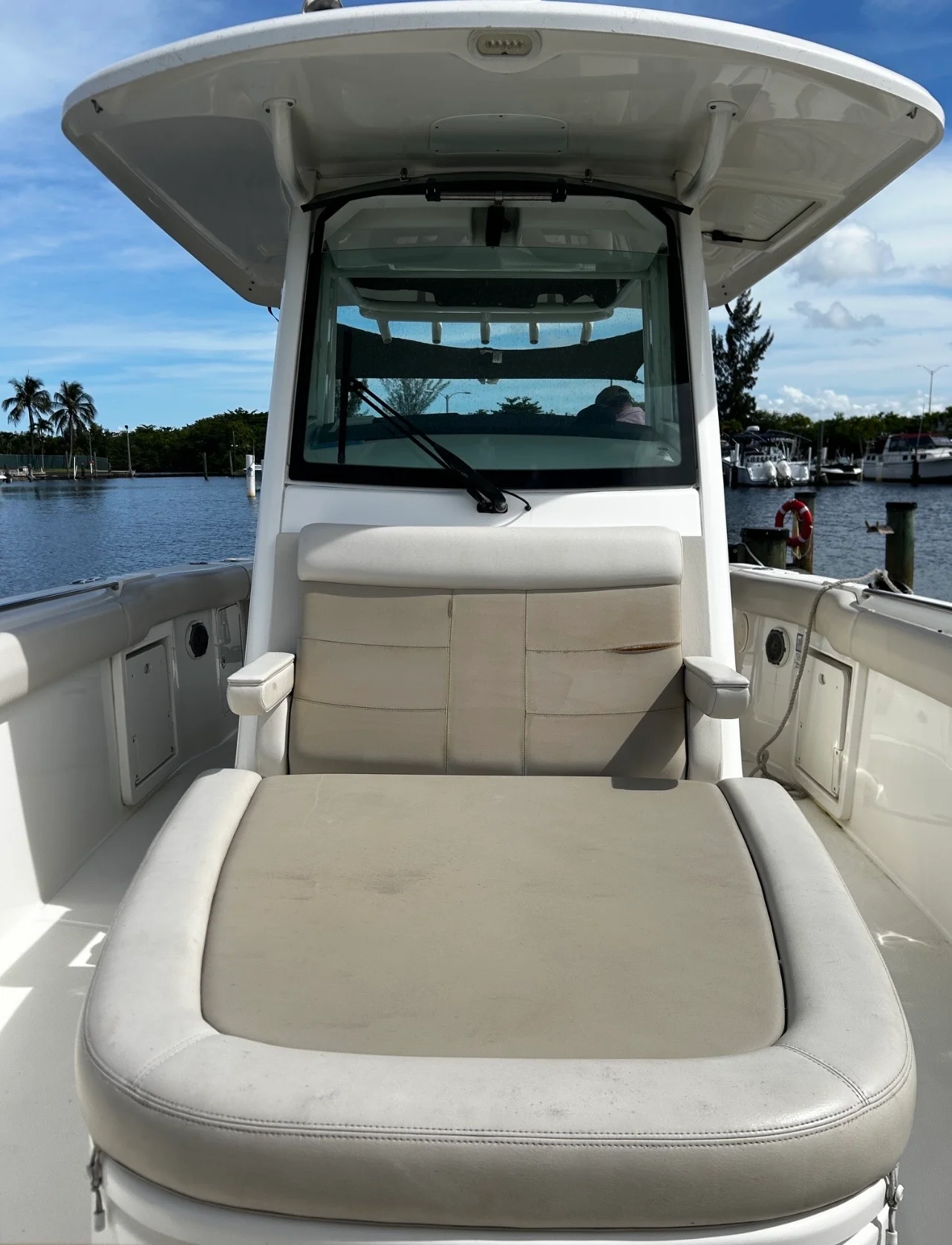 2018 Boston Whaler 330 OUTRAGE Image Thumbnail #18