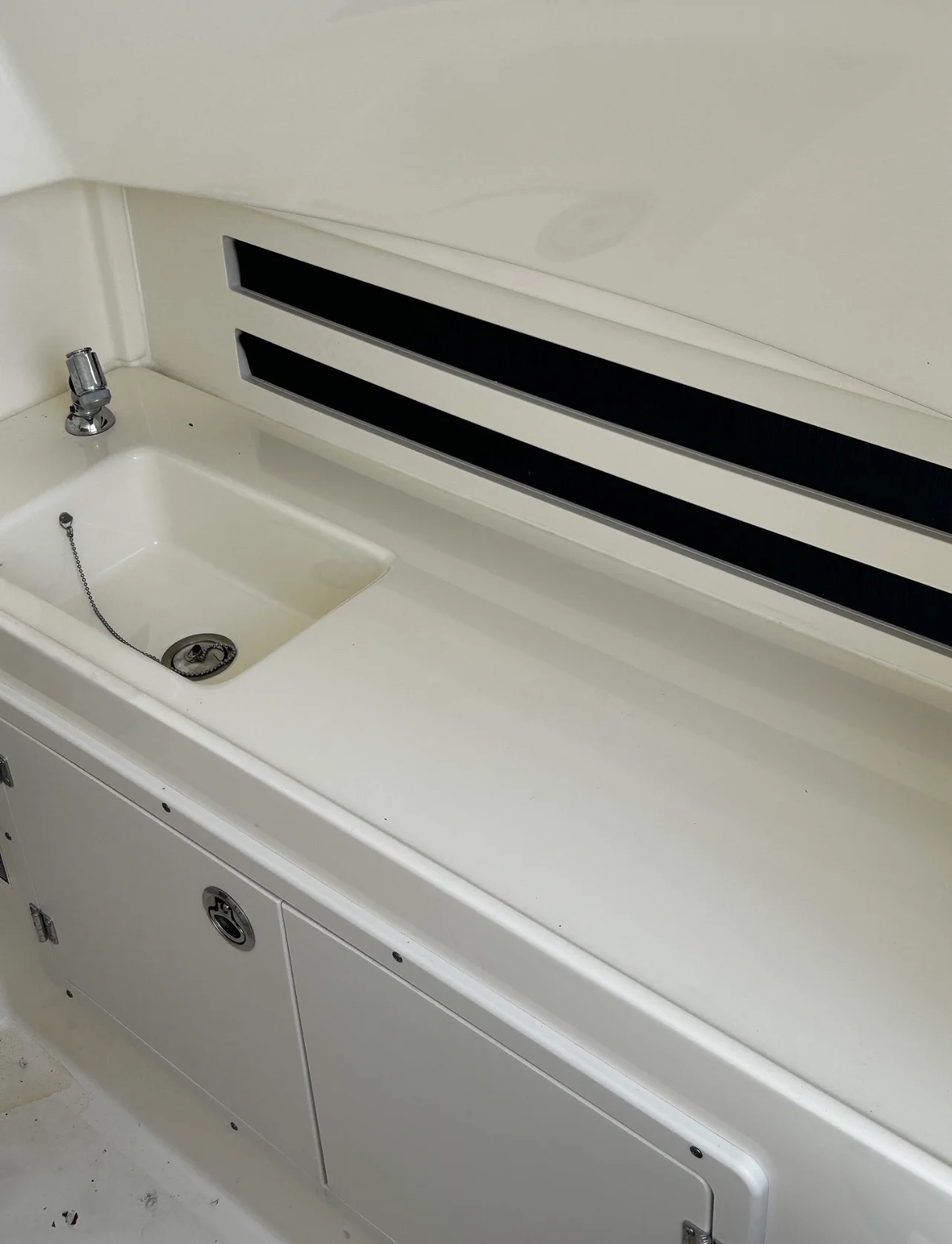 2018 Boston Whaler 330 OUTRAGE Image Thumbnail #21