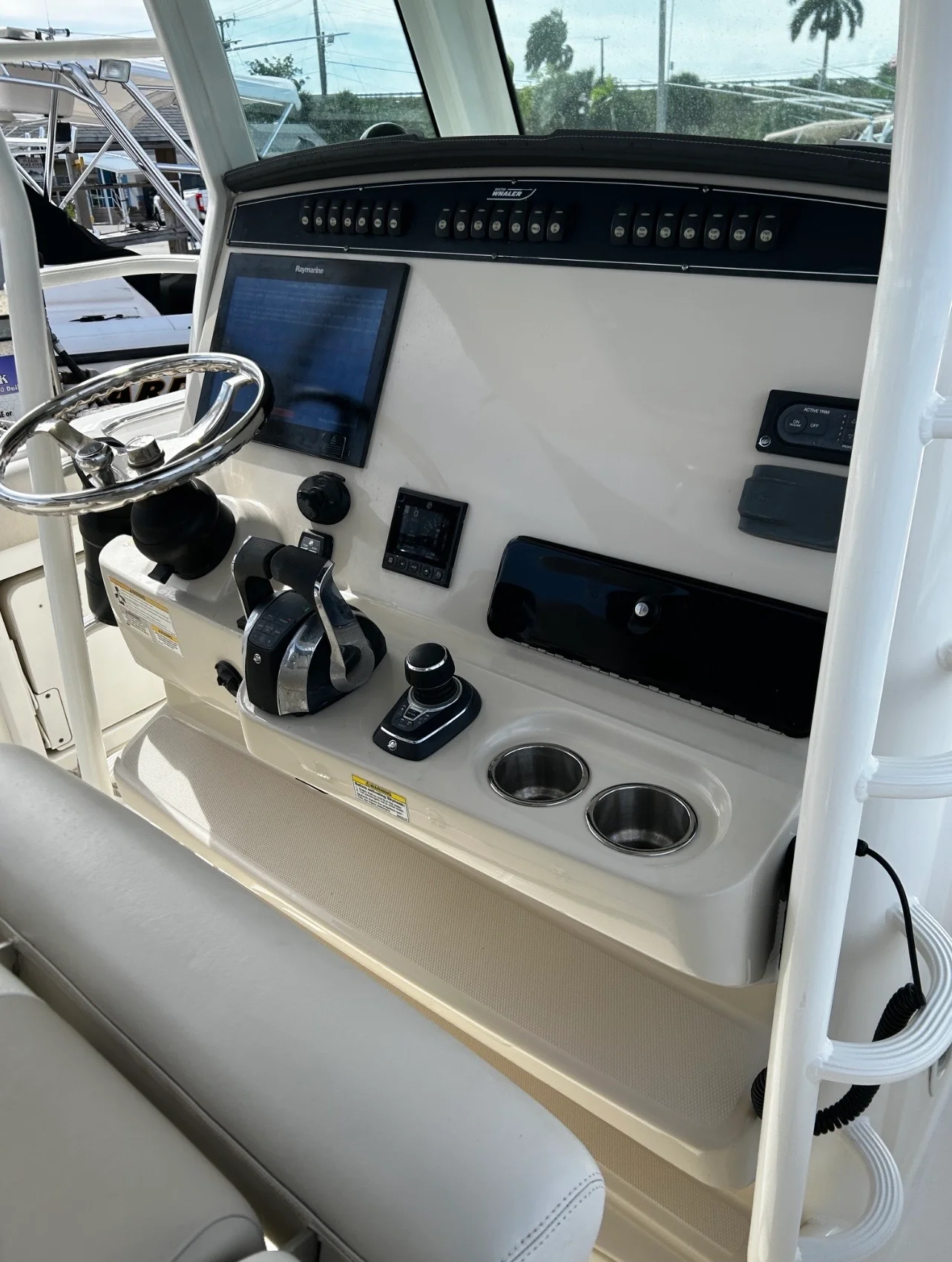 2018 Boston Whaler 330 OUTRAGE Image Thumbnail #10