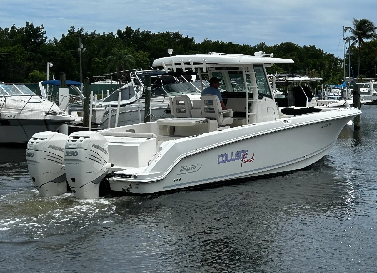 2018 Boston Whaler 330 OUTRAGE Image Thumbnail #2