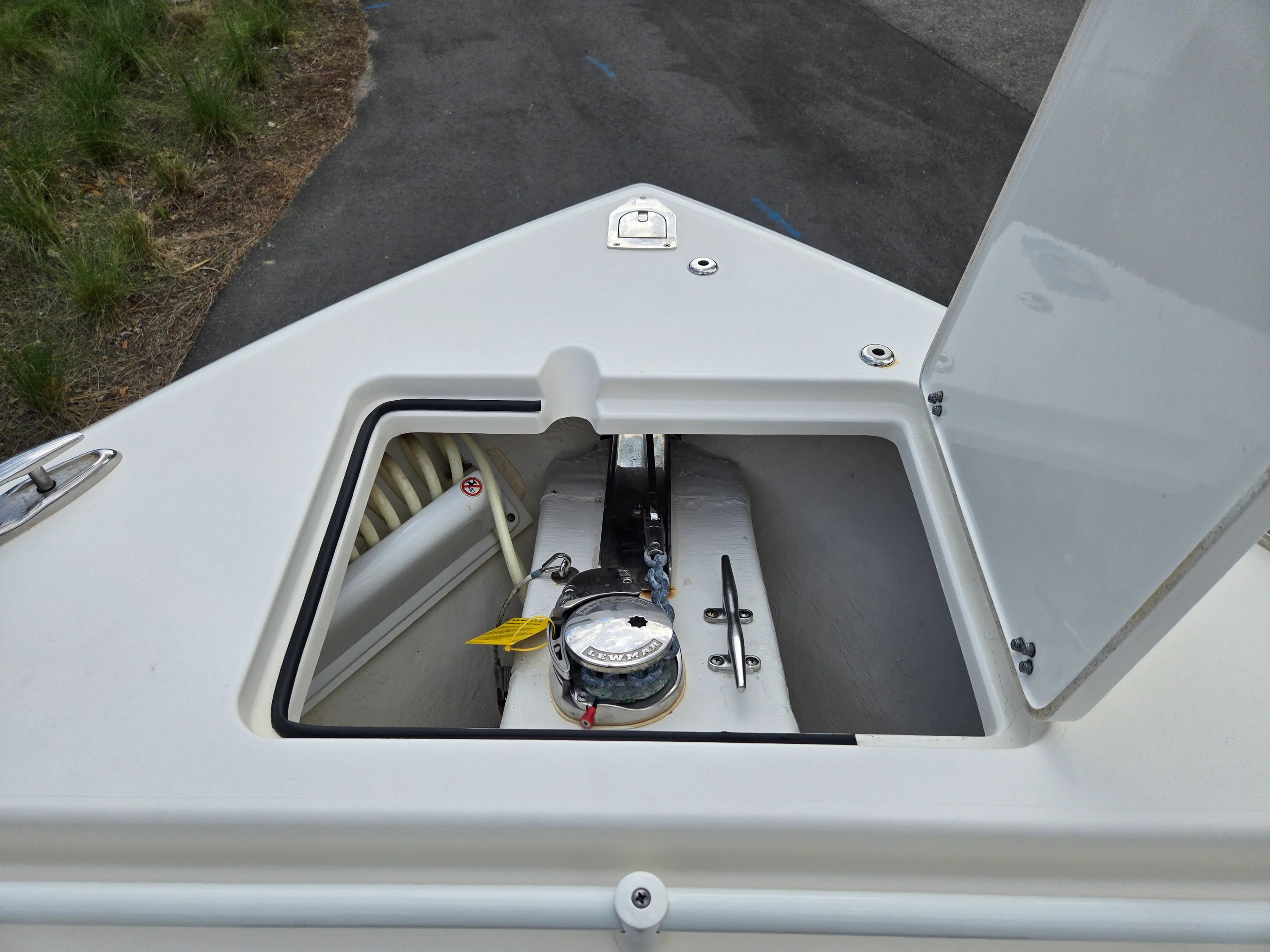 2023 Cobia 240 DUAL CONSOLE Image Thumbnail #25