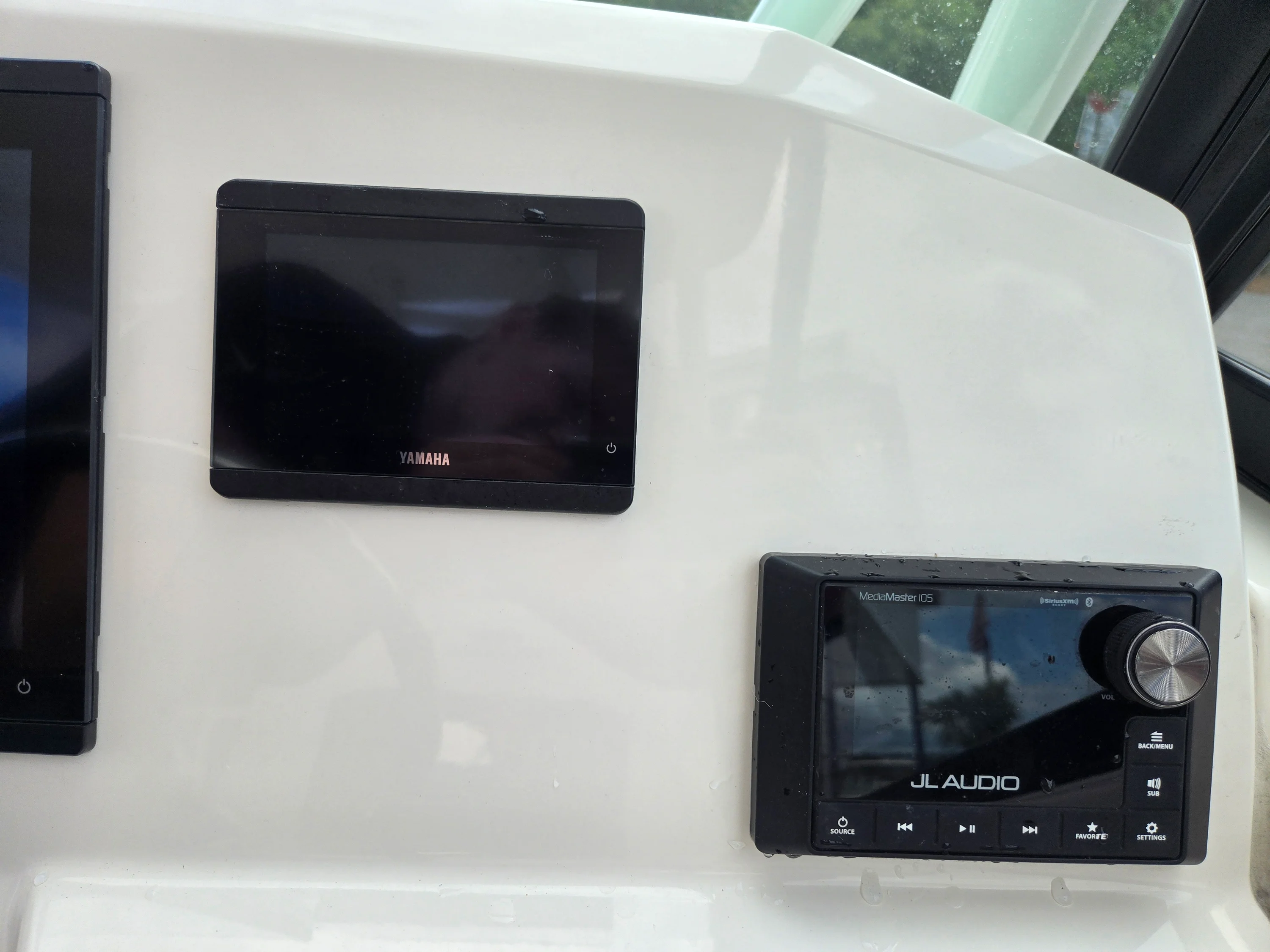 2023 Cobia 240 DUAL CONSOLE Image Thumbnail #19