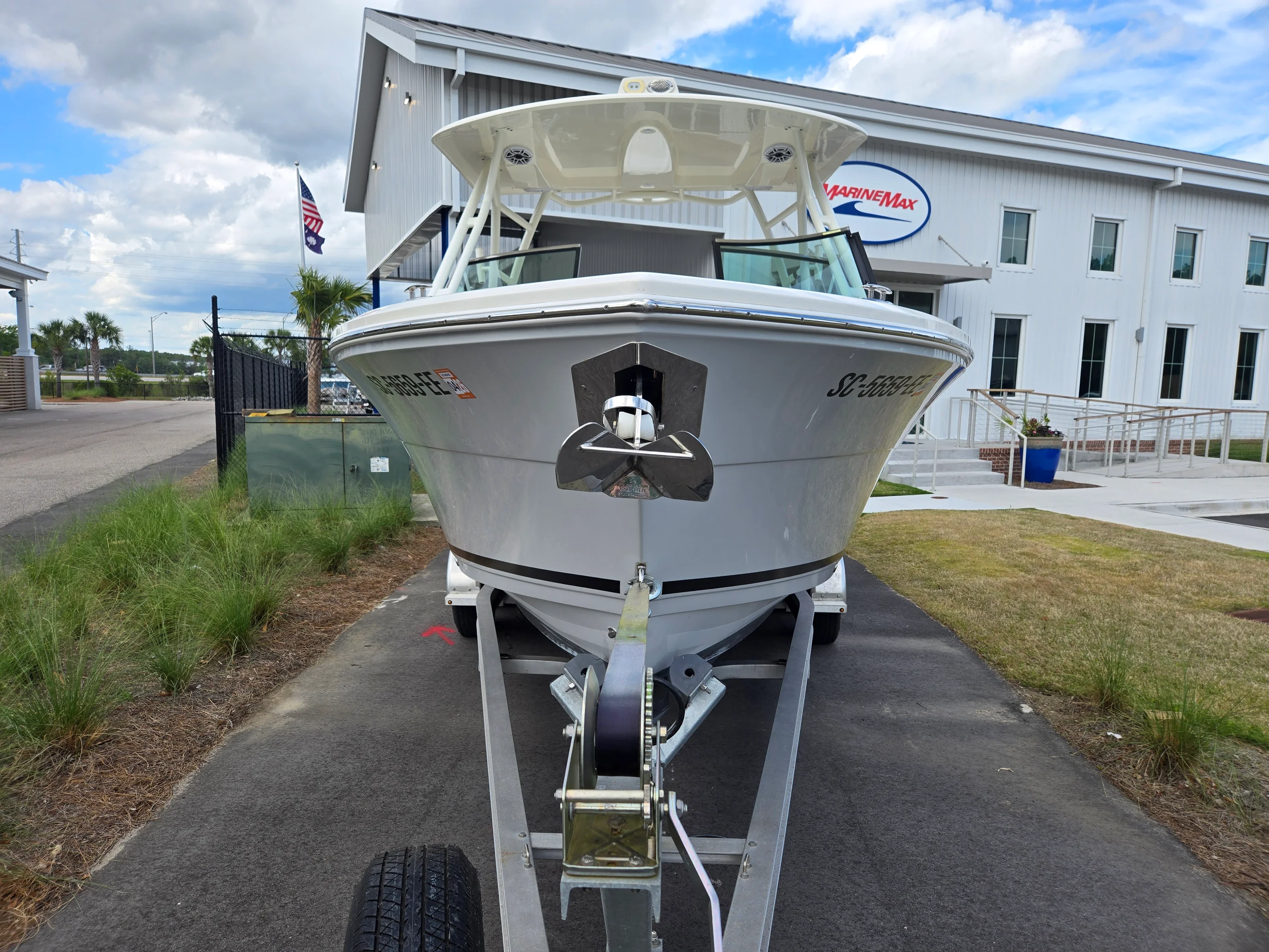 2023 Cobia 240 DUAL CONSOLE Image Thumbnail #5
