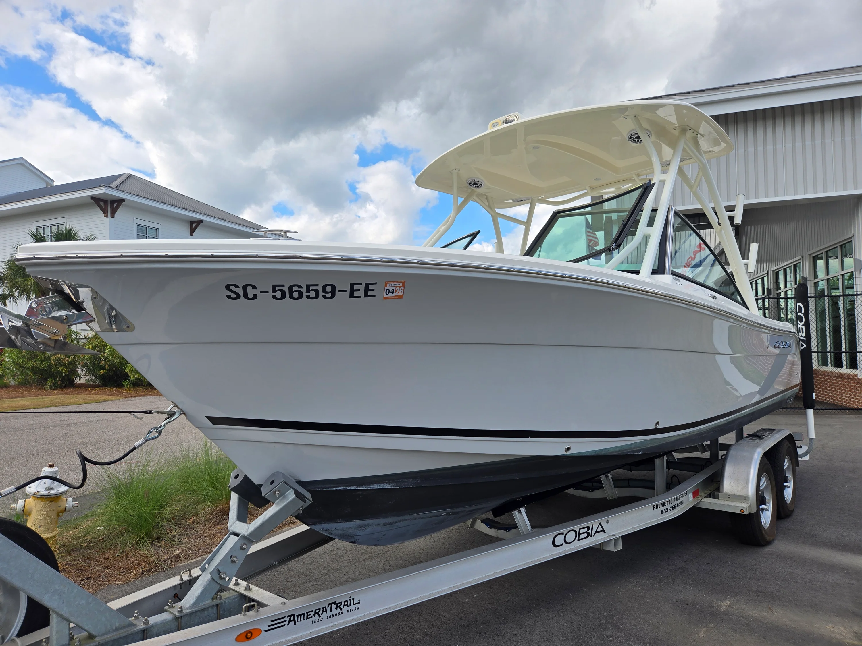 2023 Cobia 240 DUAL CONSOLE Image Thumbnail #3