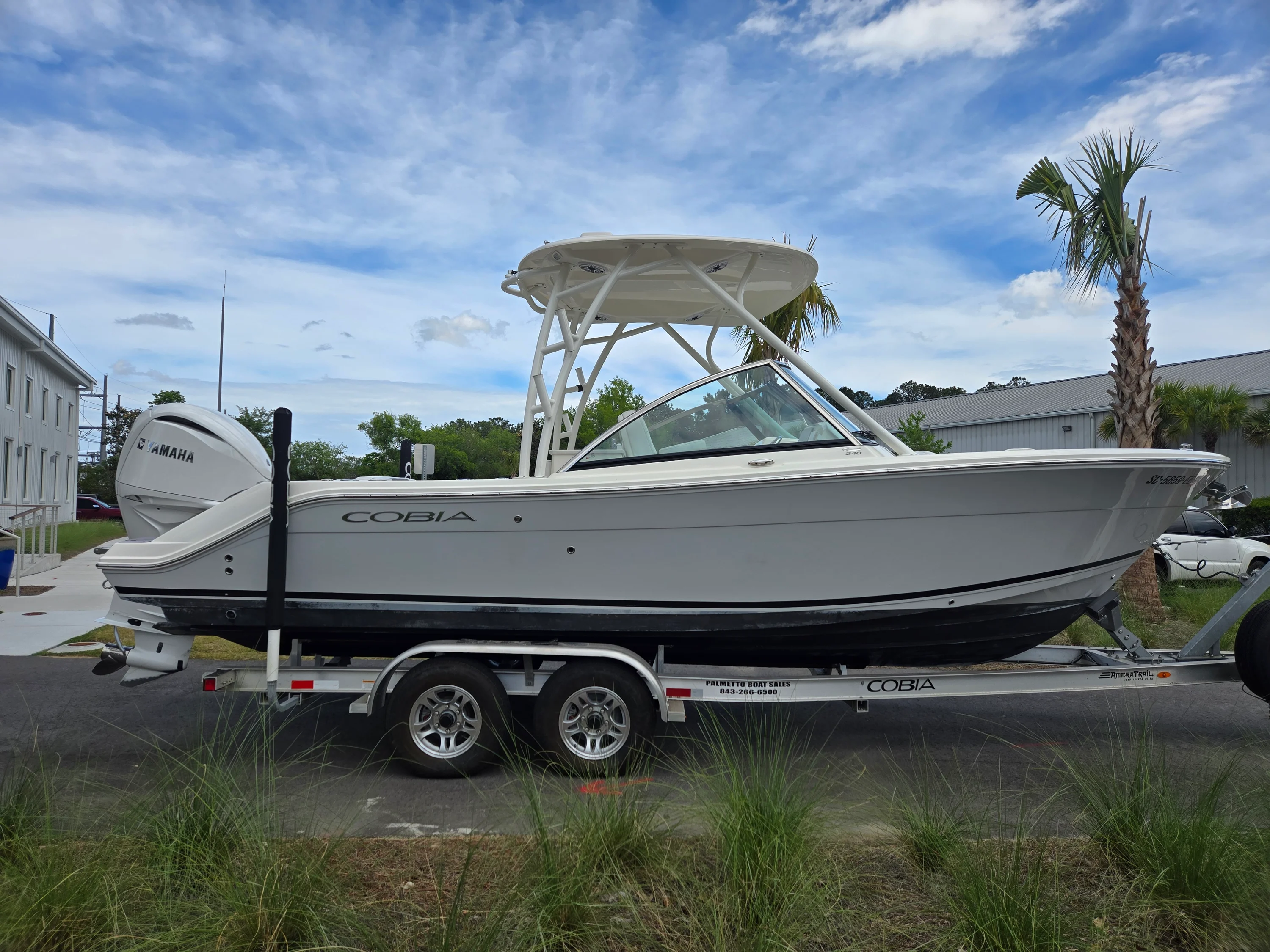 2023 Cobia 240 DUAL CONSOLE Image Thumbnail #0