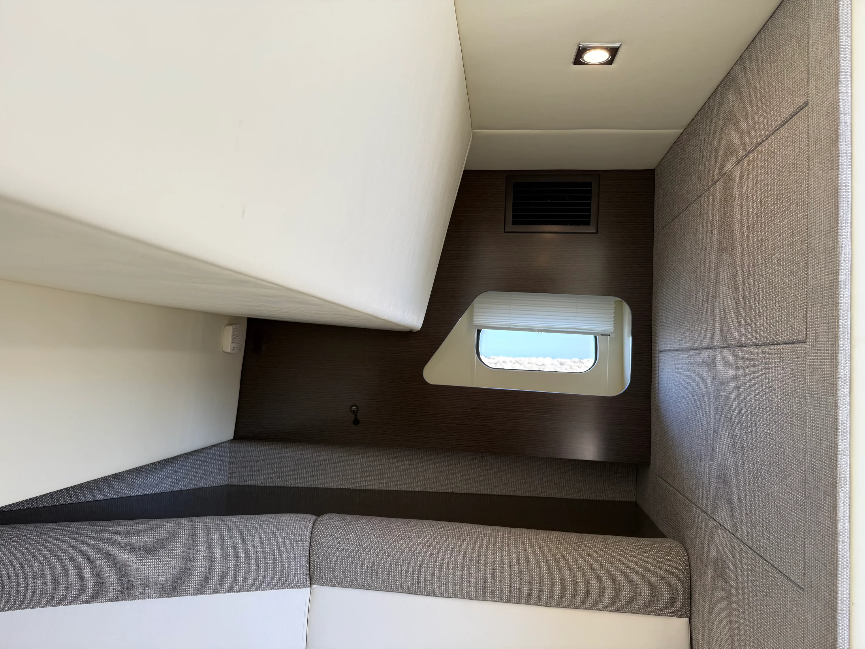2021 Cruisers Yachts 38 GLS Image Thumbnail #59