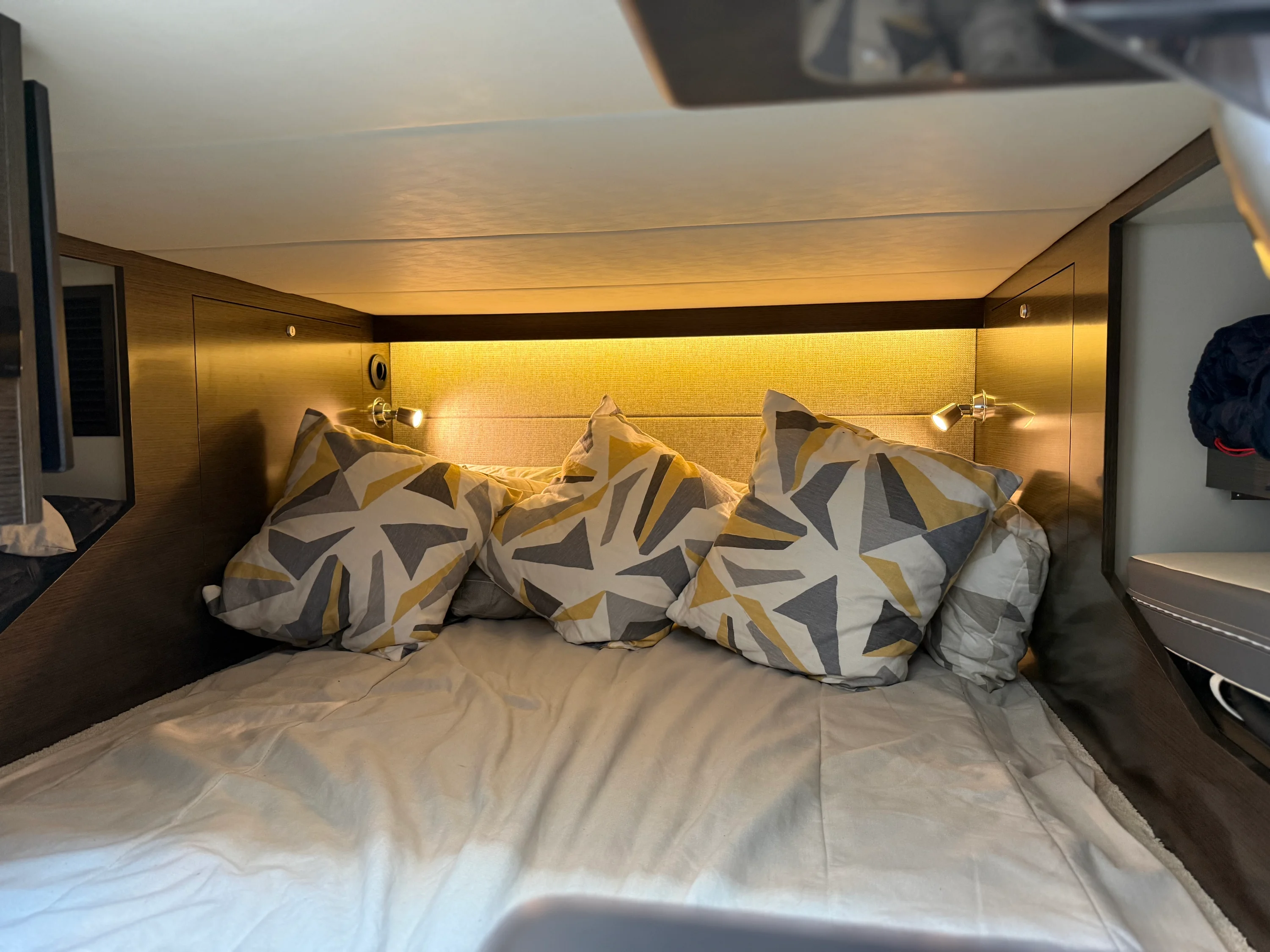 2021 Cruisers Yachts 38 GLS Image Thumbnail #48