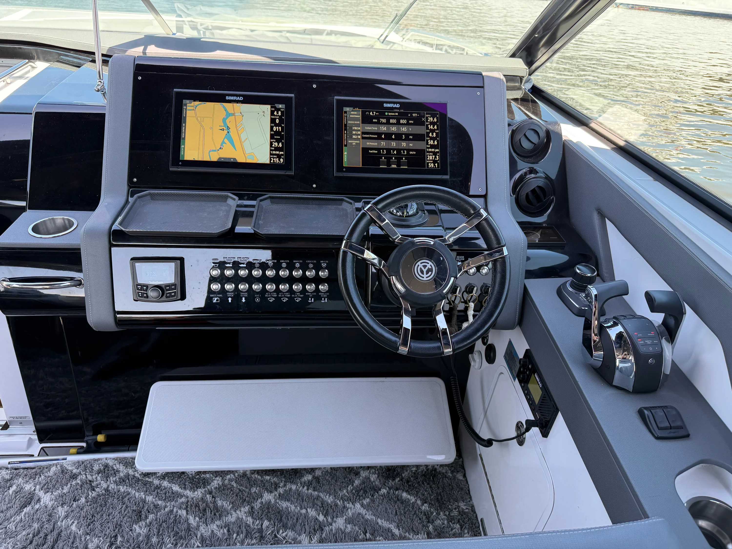 2021 Cruisers Yachts 38 GLS Image Thumbnail #31
