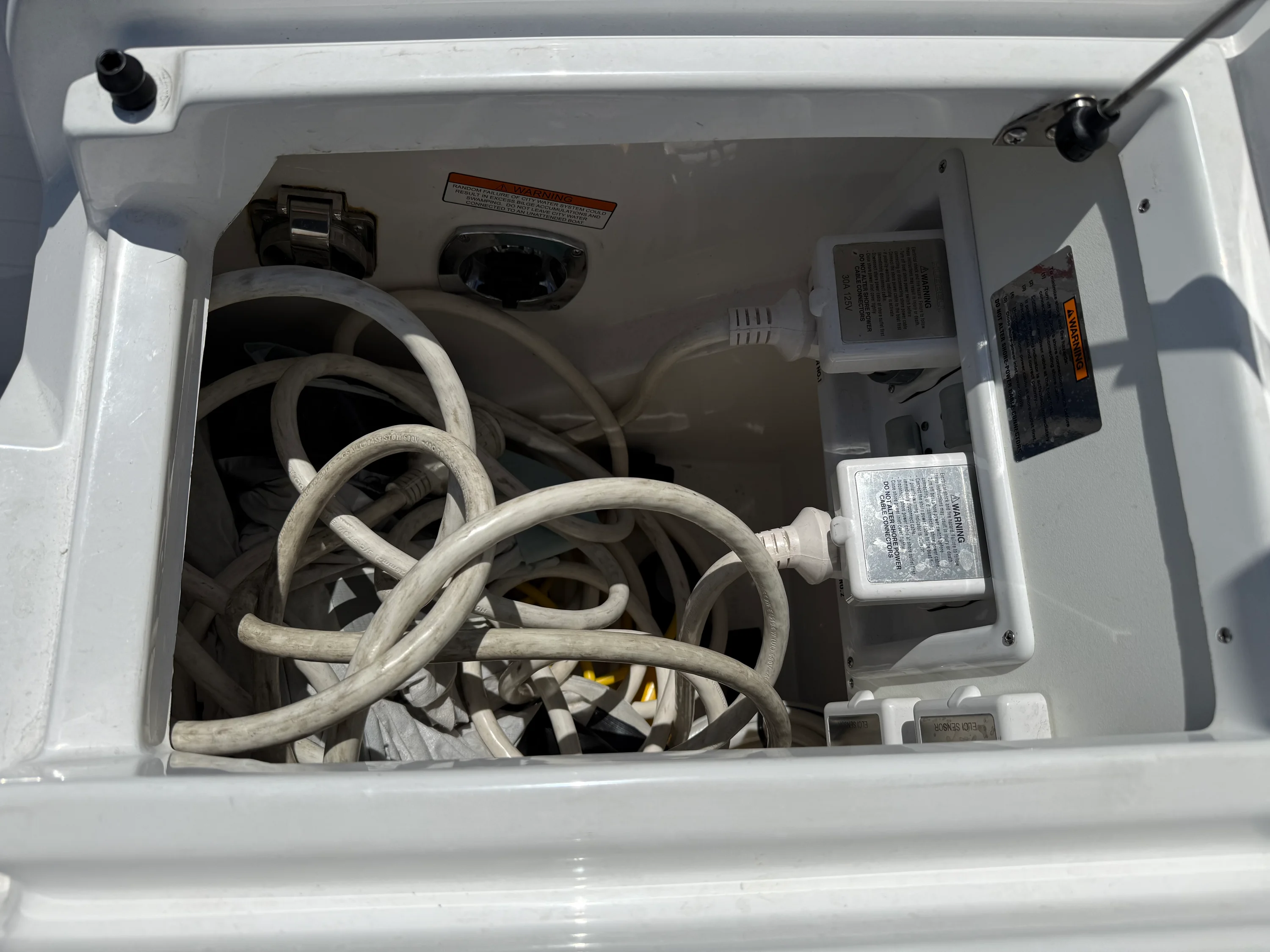 2021 Cruisers Yachts 38 GLS Image Thumbnail #92