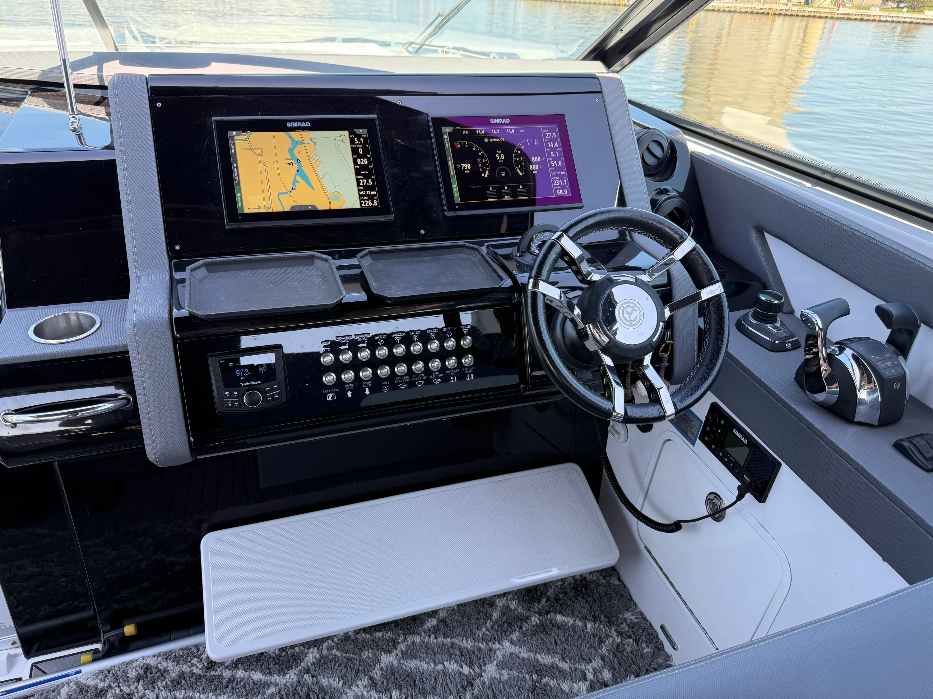 2021 Cruisers Yachts 38 GLS Image Thumbnail #32