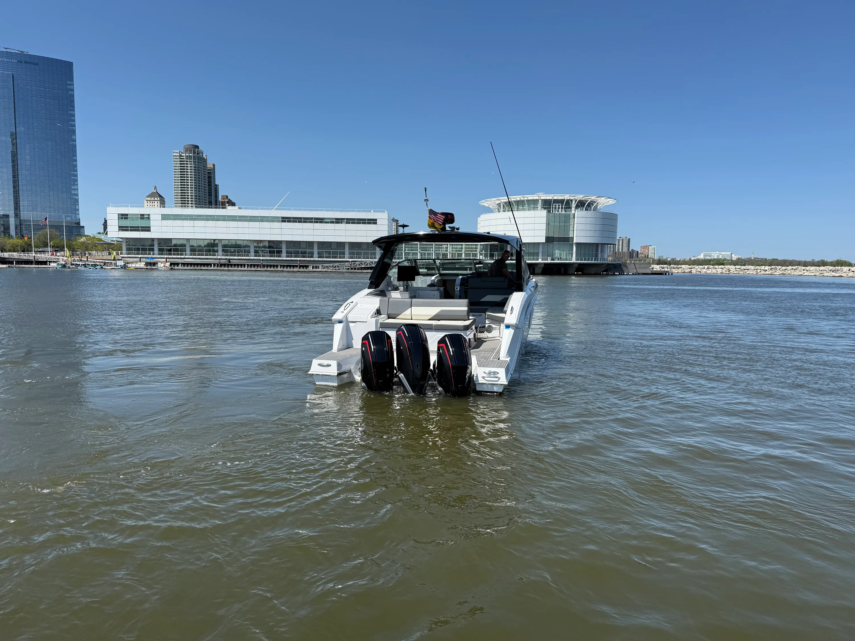 2021 Cruisers Yachts 38 GLS Image Thumbnail #9