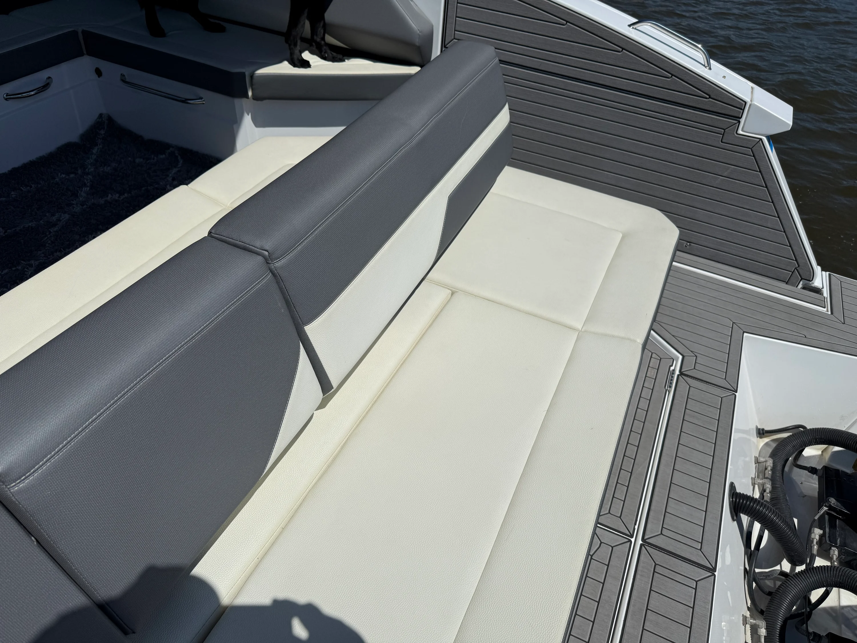 2021 Cruisers Yachts 38 GLS Image Thumbnail #19